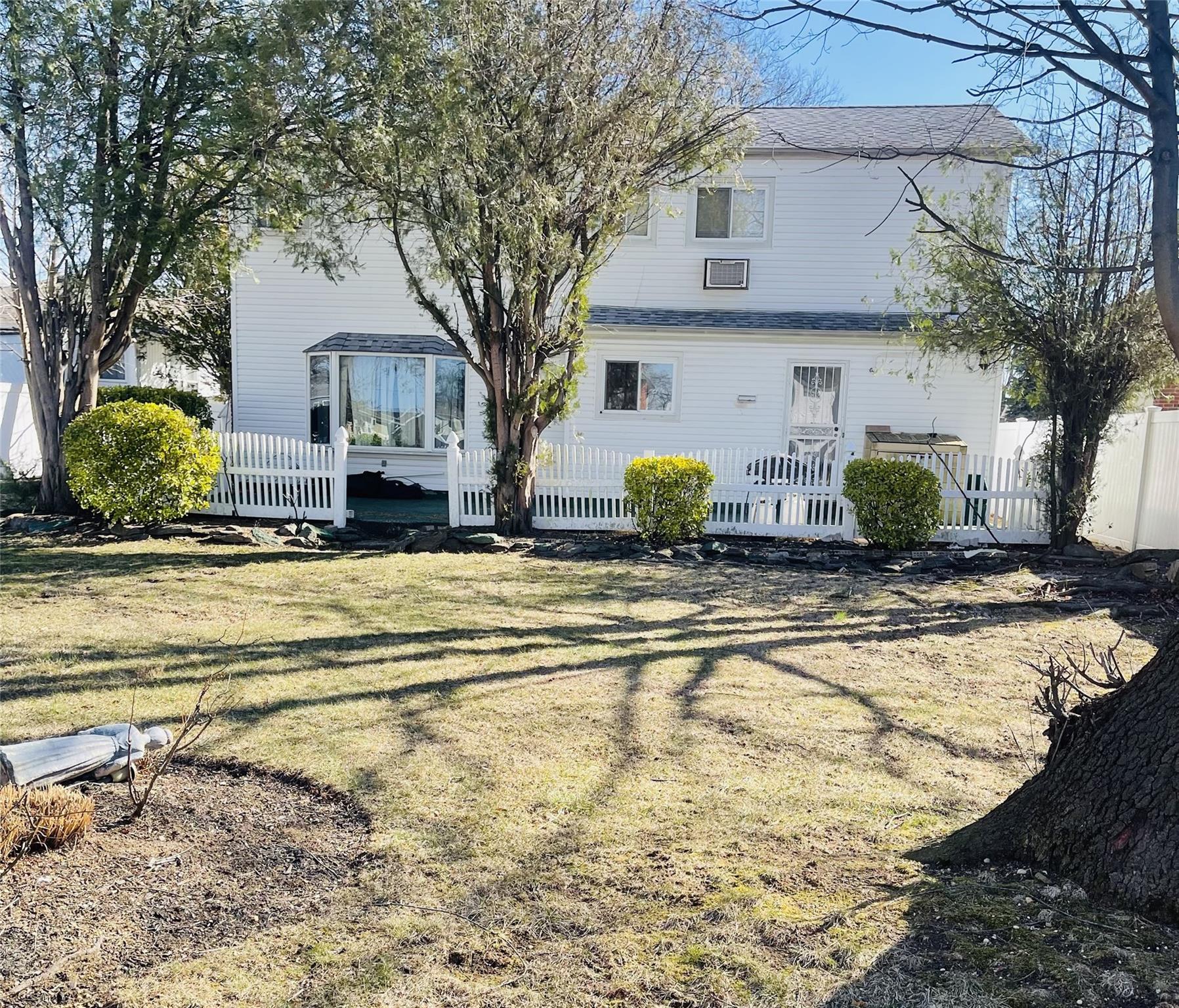 1346 Peapond Road, Bellmore, New York image 3