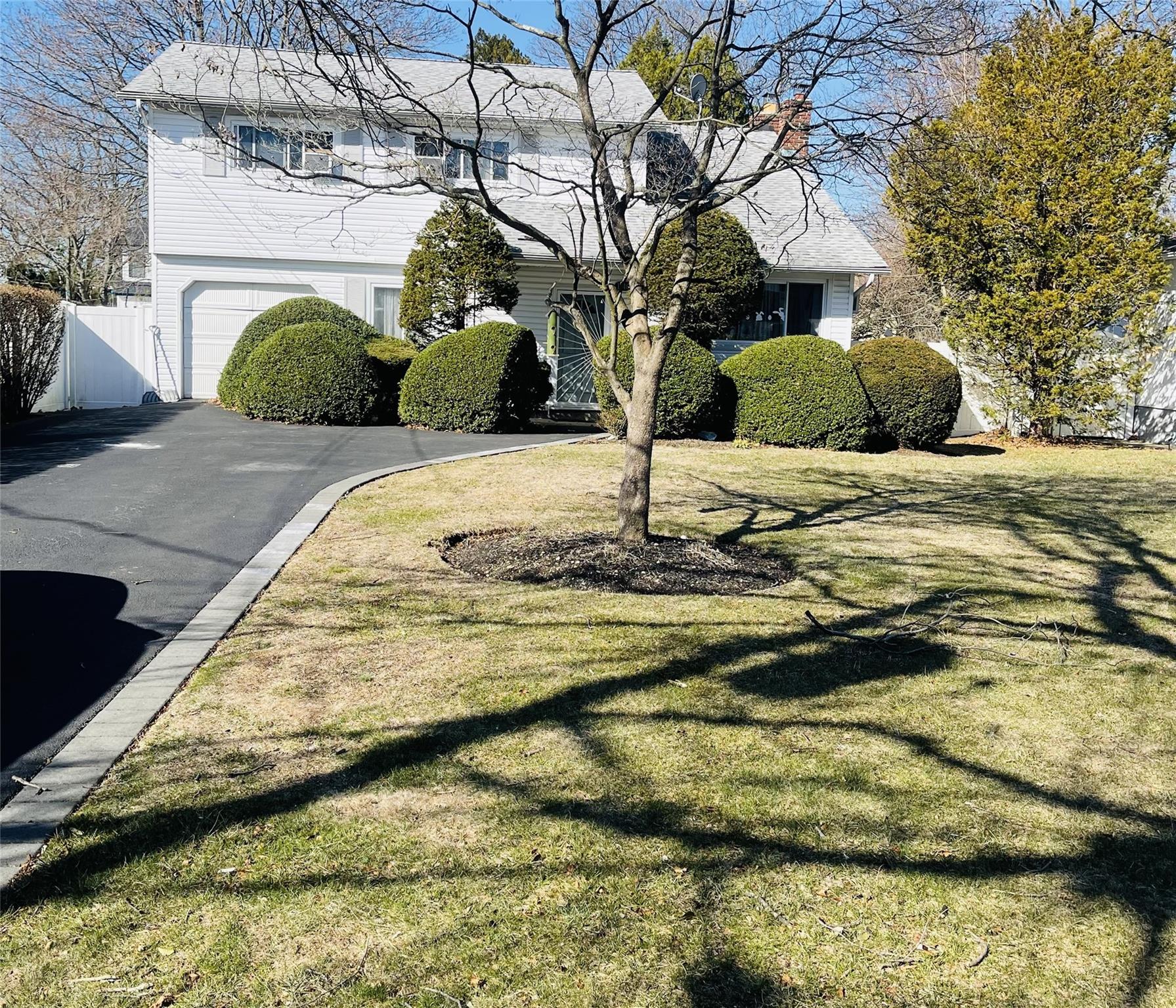 1346 Peapond Road, Bellmore, New York image 1