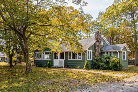 Photo of 22 Roosevelt Boulevard, East Patchogue, NY 11772 (MLS # 927284)