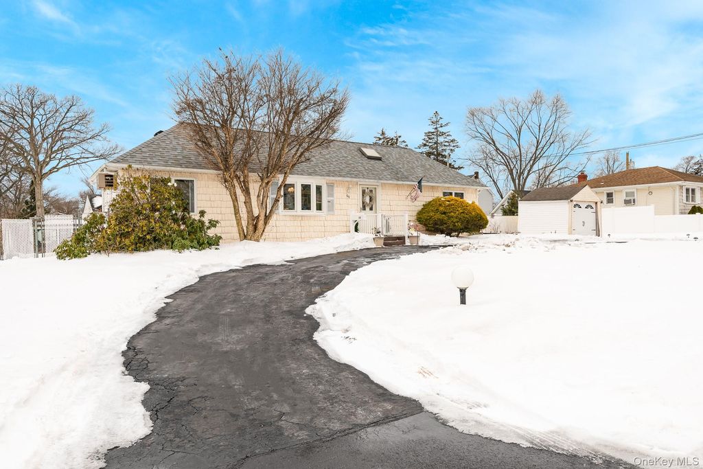 Photo of 60 Easton Avenue, North Babylon, NY 11703 (MLS # 958944)