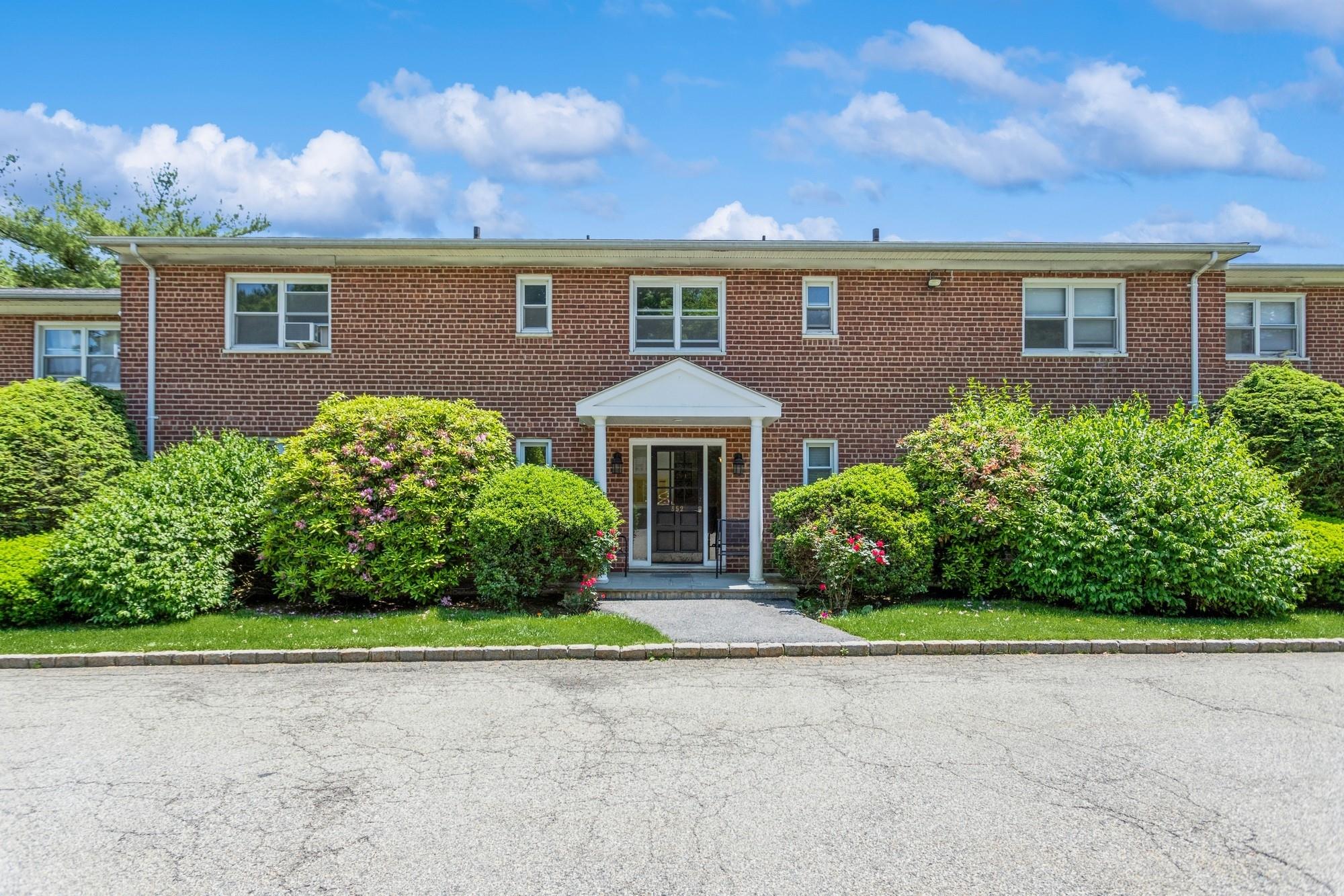 352 N State Road #2H, Briarcliff Manor, New York image 1