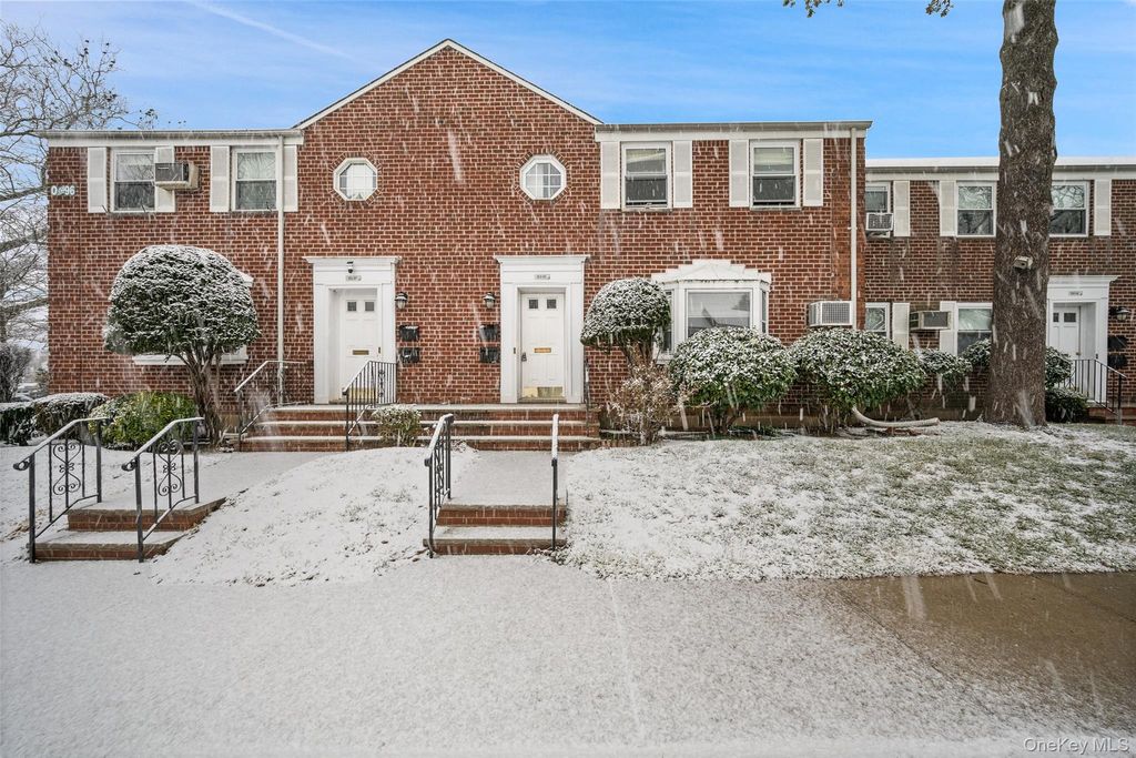 Photo of 263-03 73rd Avenue #03, Glen Oaks, NY 11004 (MLS # 953973)