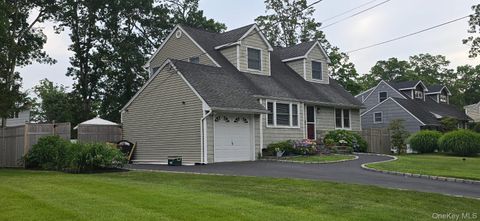 Homes For Sale - 6 Robinson Street<br/> Shoreham, NY 11786