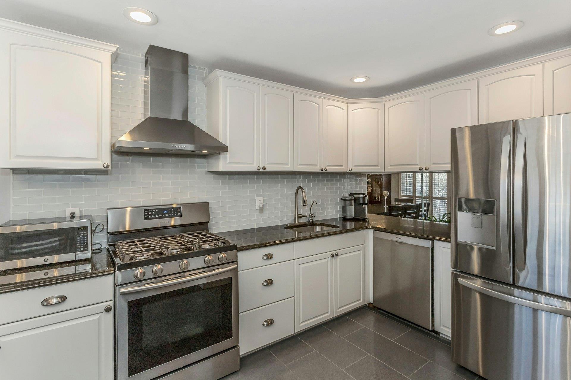 56 S Kristin Lane, Hauppauge, New York image 10