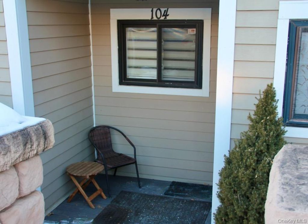 Photo of 104 Park Drive, Mount Kisco, NY 10549 (MLS # 945826)