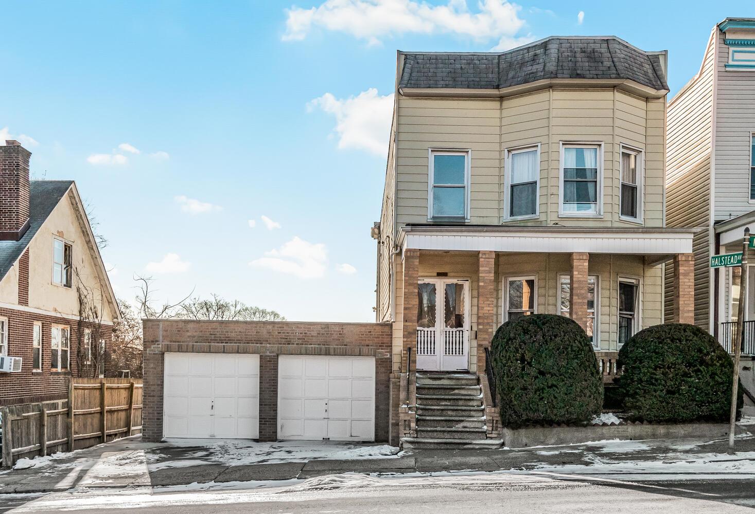 Kimball Avenue, Yonkers, New York - 6 Bedrooms  
2 Bathrooms - 
