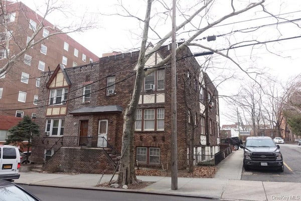 4322 63RD ST, WOODSIDE, NY 11377 - Image 3f3dabc5ceebafd511c2a47574b43842/2724524636