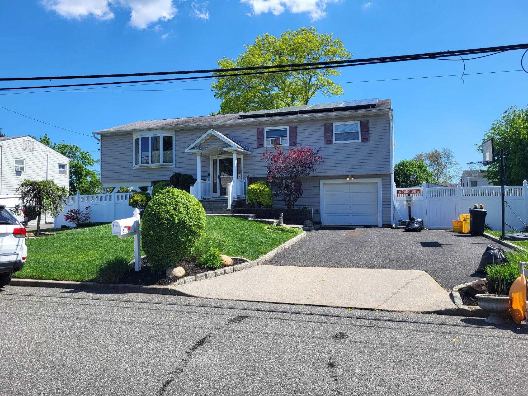 6 Holiday Park Drive, Centereach, New York image 4