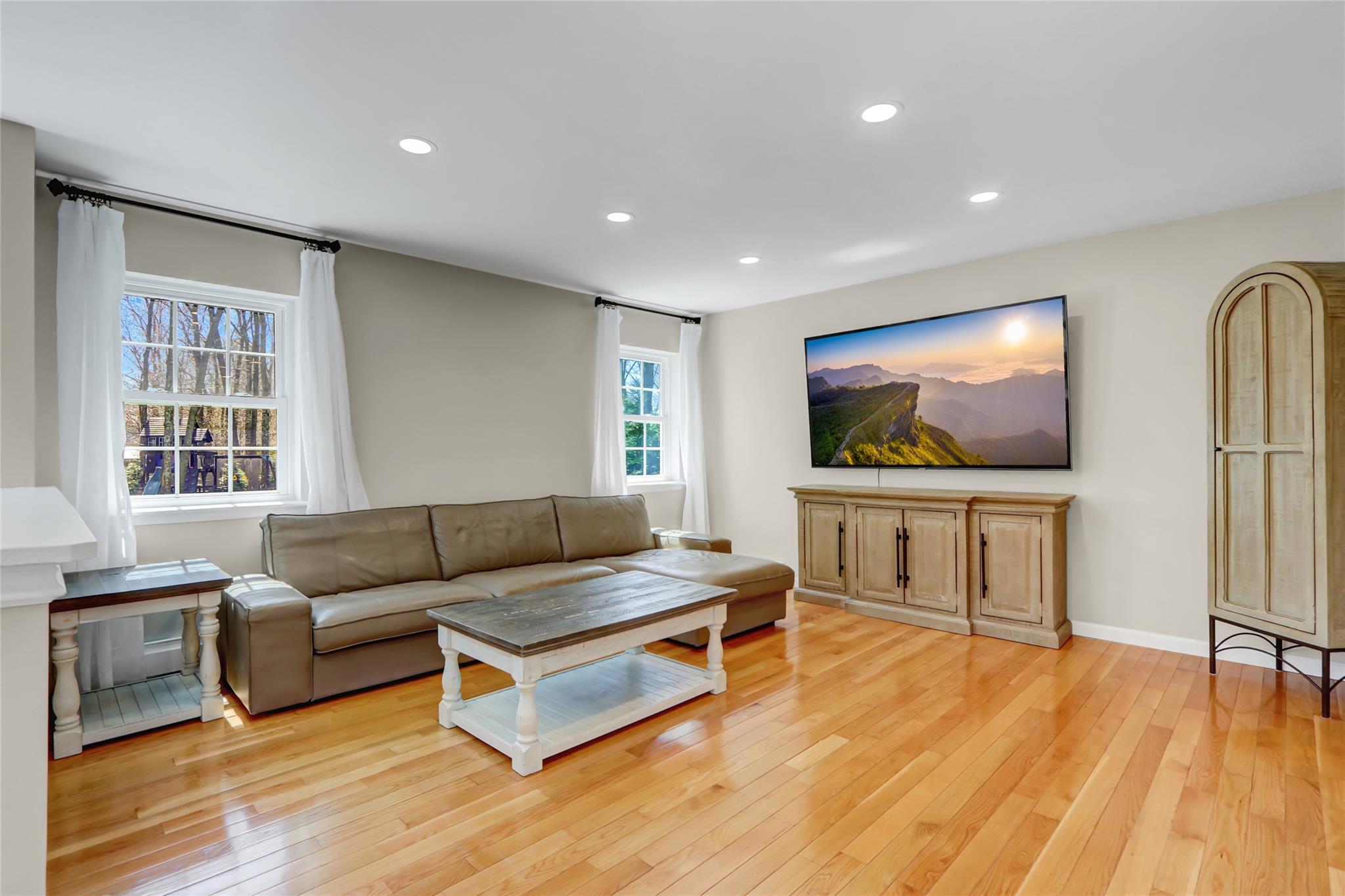 8 Franklin Avenue, East Setauket, Florida image 11