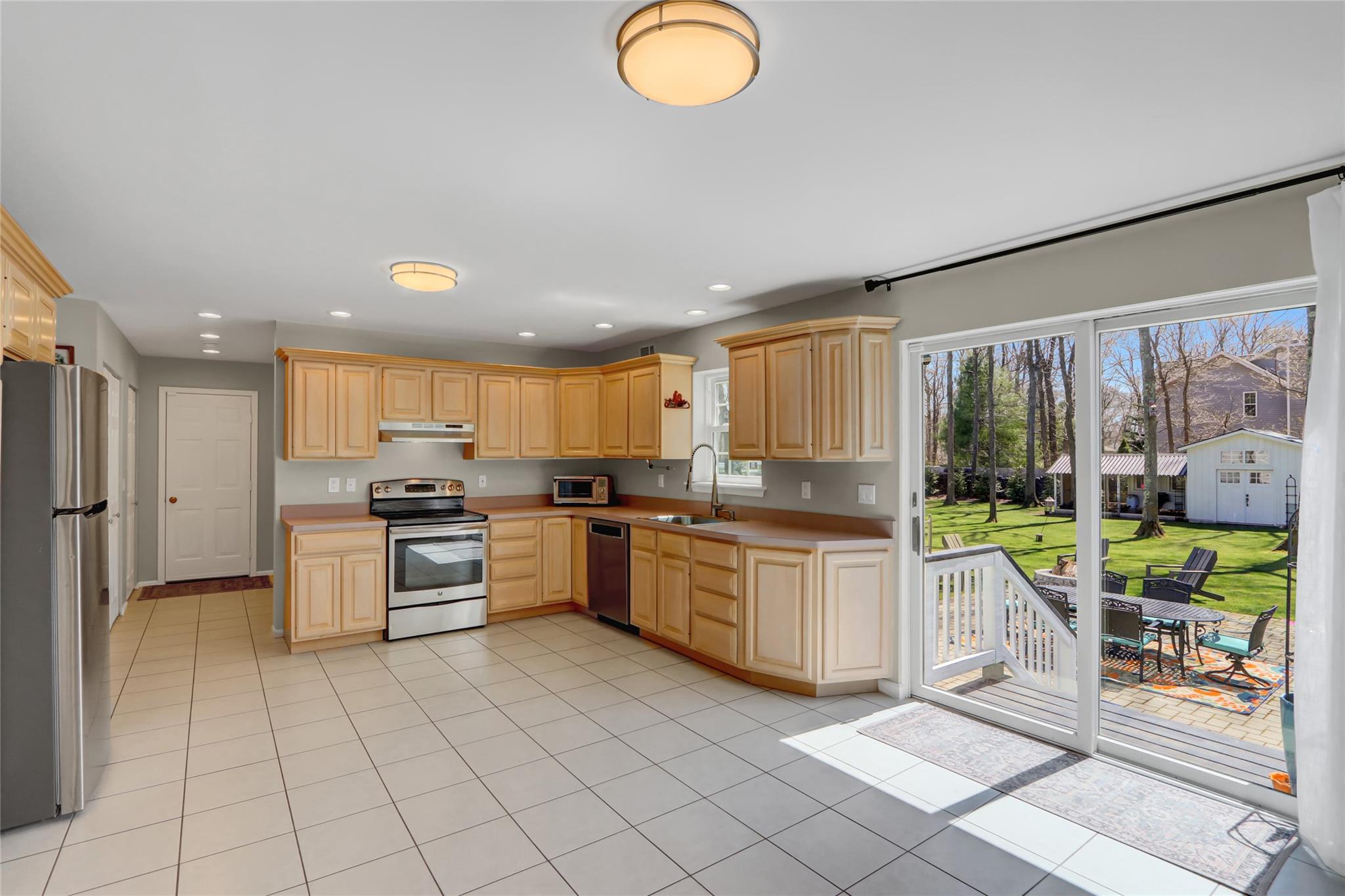 8 Franklin Avenue, East Setauket, Florida image 14