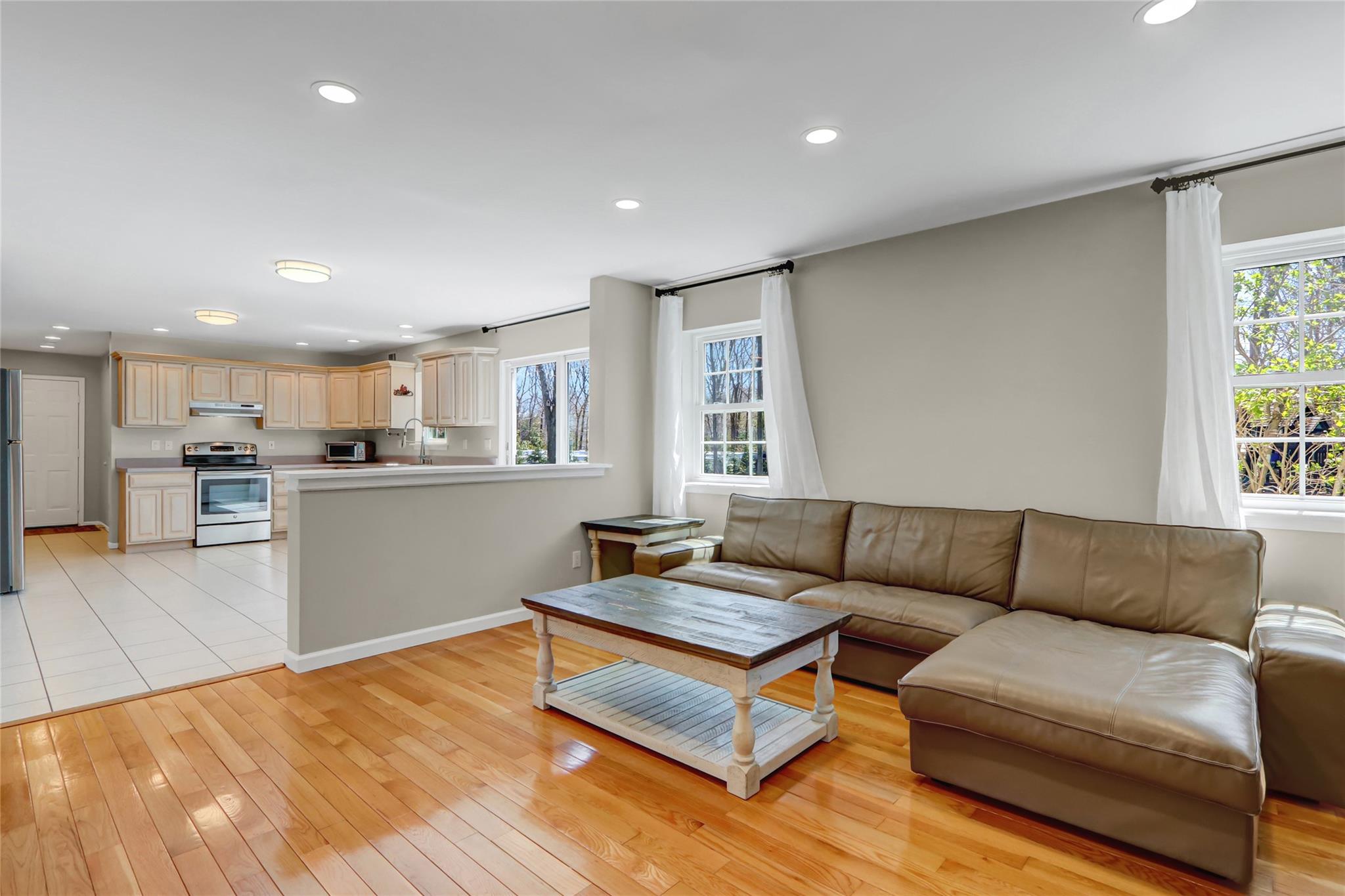 8 Franklin Avenue, East Setauket, Florida image 10
