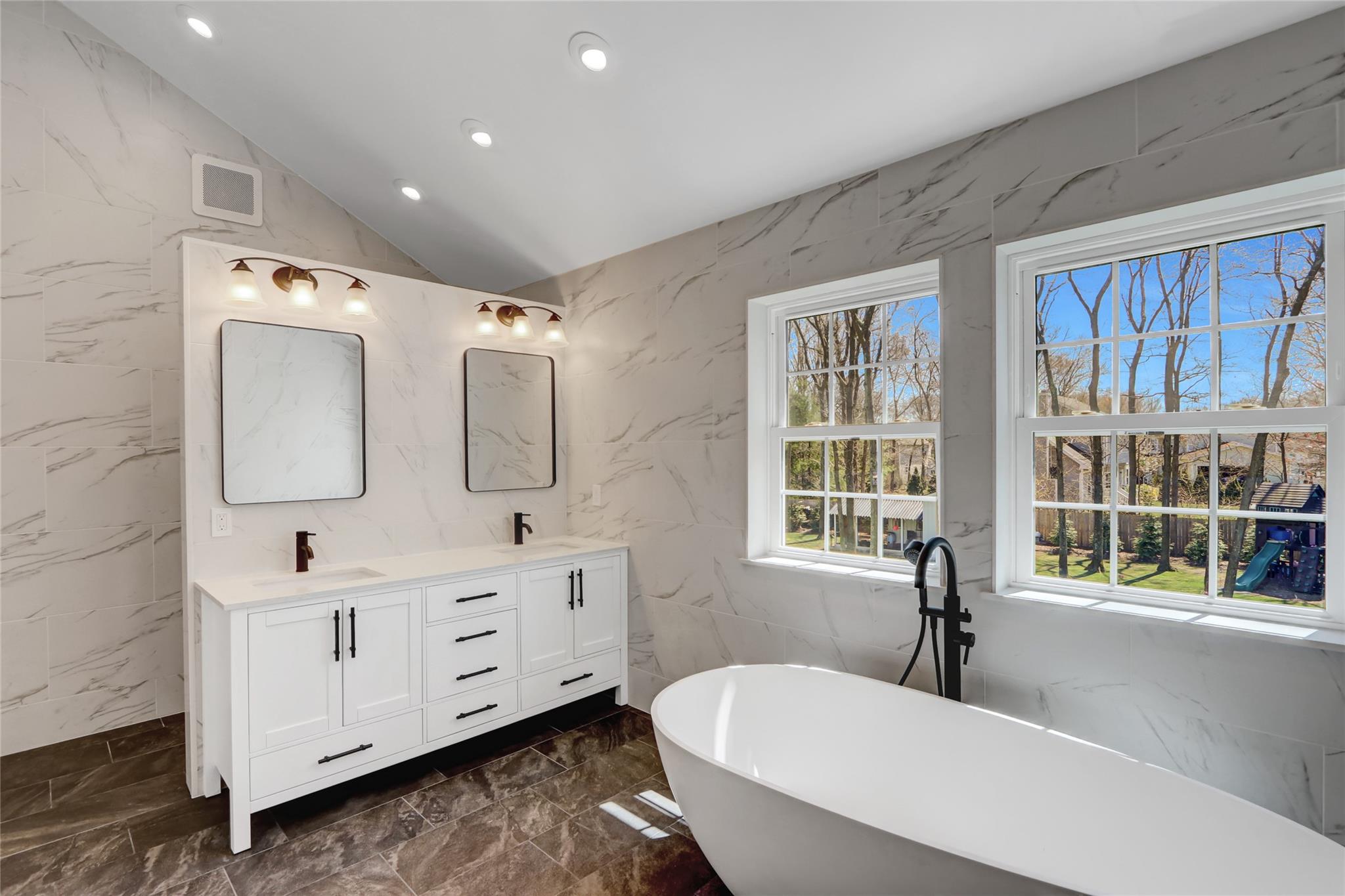 8 Franklin Avenue, East Setauket, Florida image 22