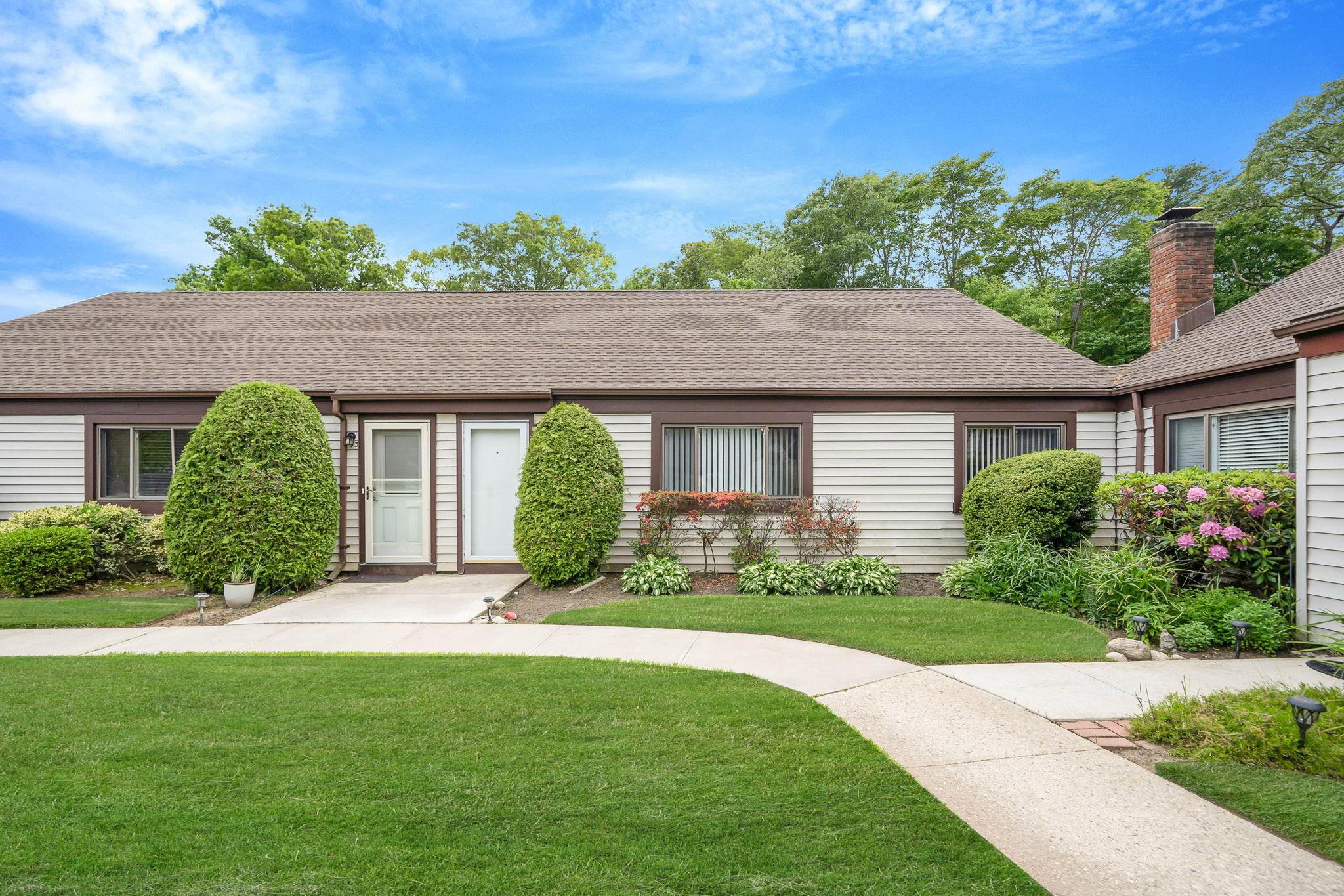 74 Gauguin Court #74, Middle Island, New York image 1