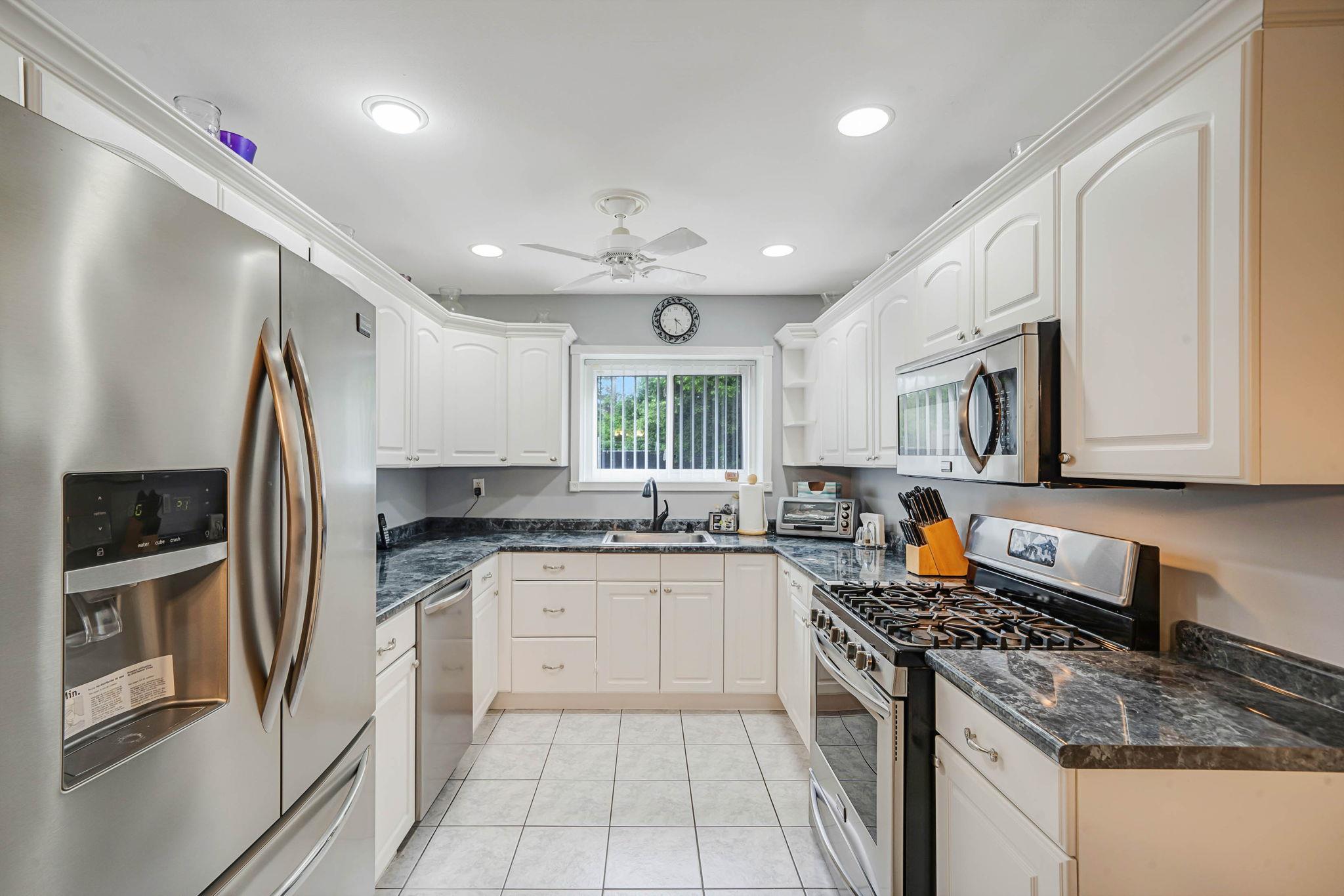 74 Gauguin Court #74, Middle Island, New York image 9