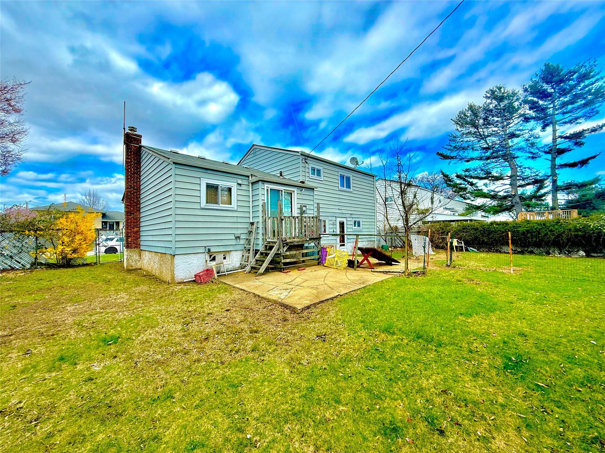 71 Jamaica Avenue, Plainview, New York image 2