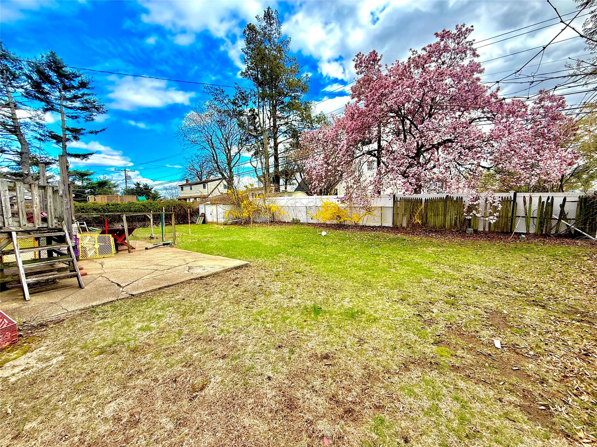 71 Jamaica Avenue, Plainview, New York image 3