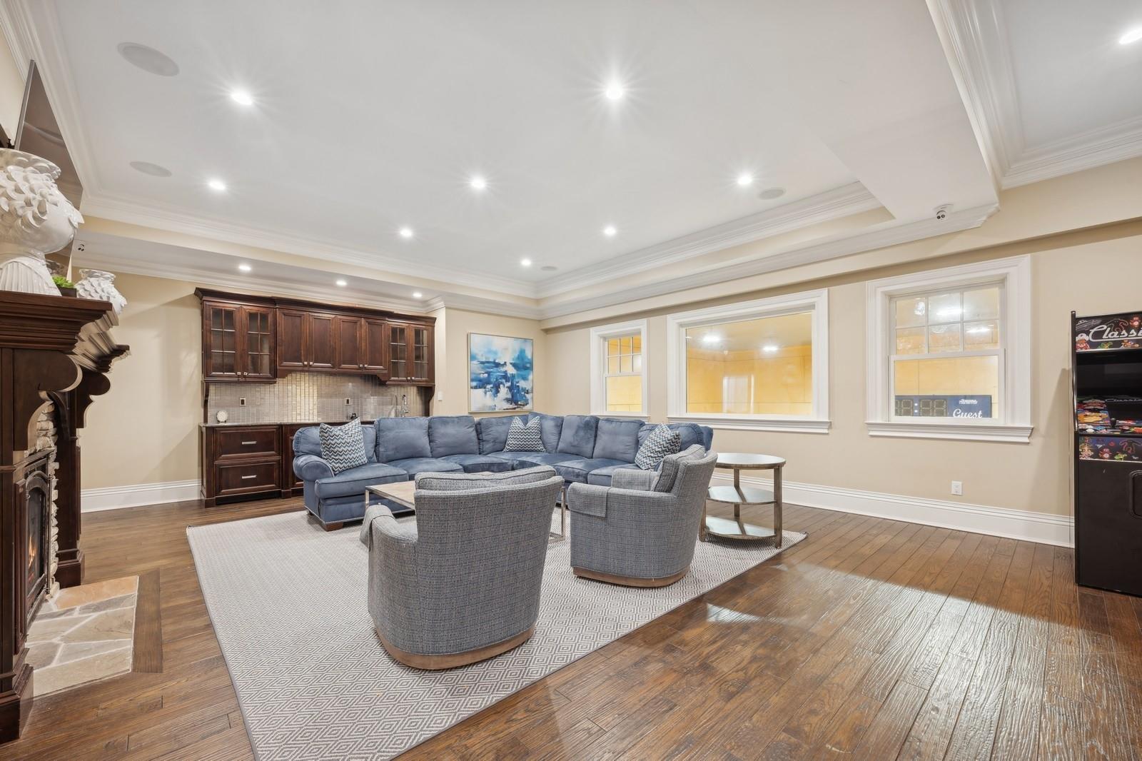 86 4th Street, Garden City, New York image 33
