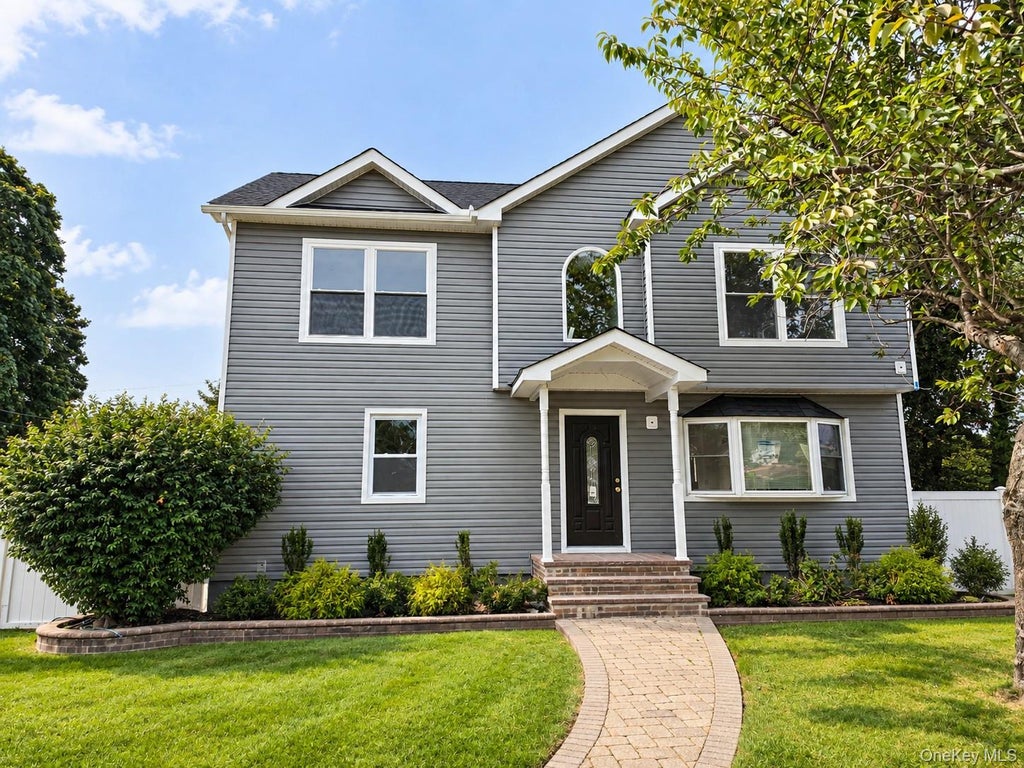 Photo of 18 Hitchcock Lane, Farmingdale, NY 11735 (MLS # 1058220)
