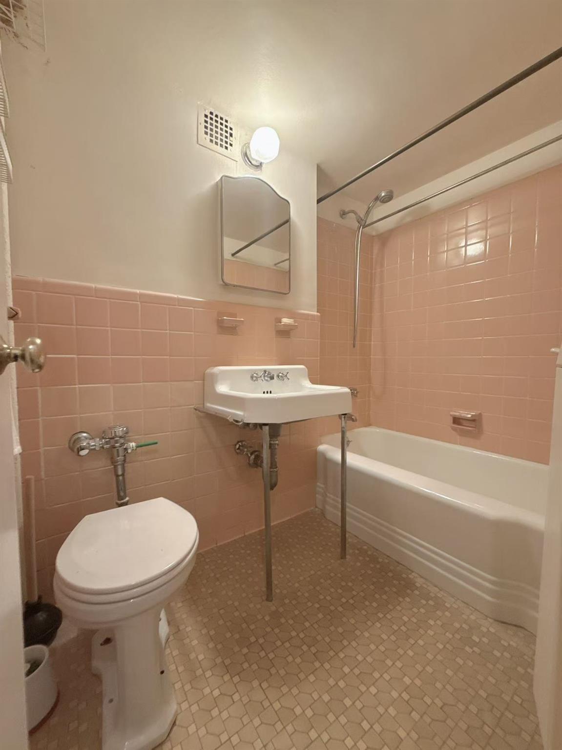 35-11 85th Street #6A, Jackson Heights, New York image 6