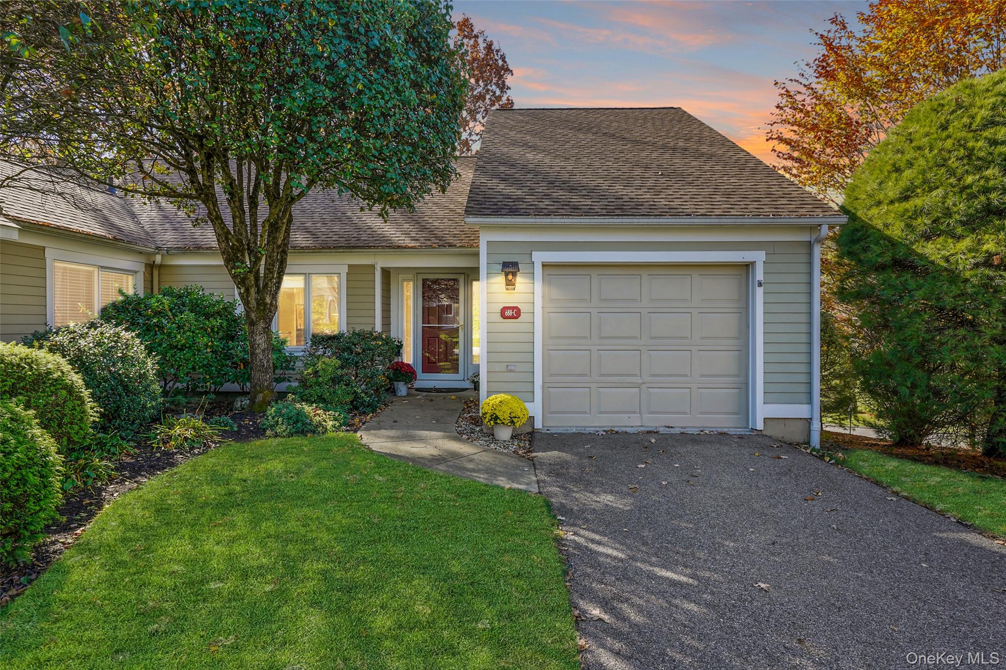 688 Heritage Hills C