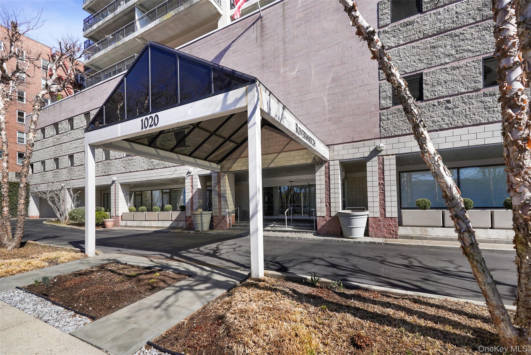 1020 Warburton Avenue 6C