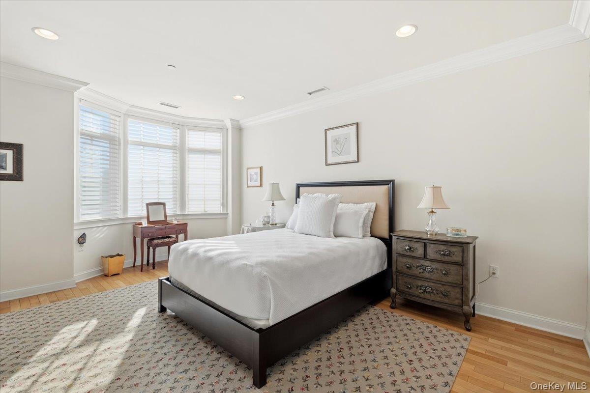 1 Christie Place 207 E