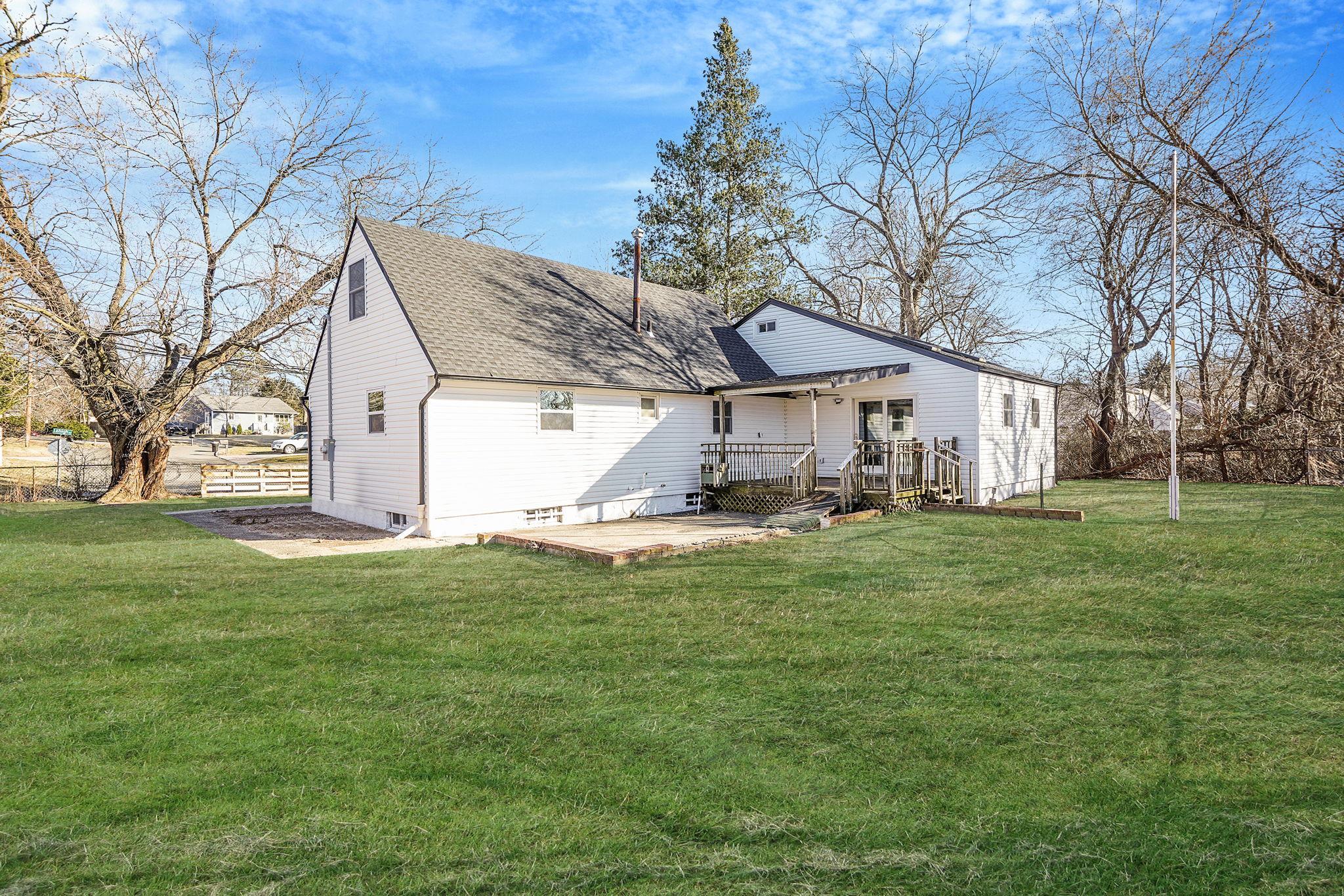 21 Lehigh Avenue, Centereach, New York image 41