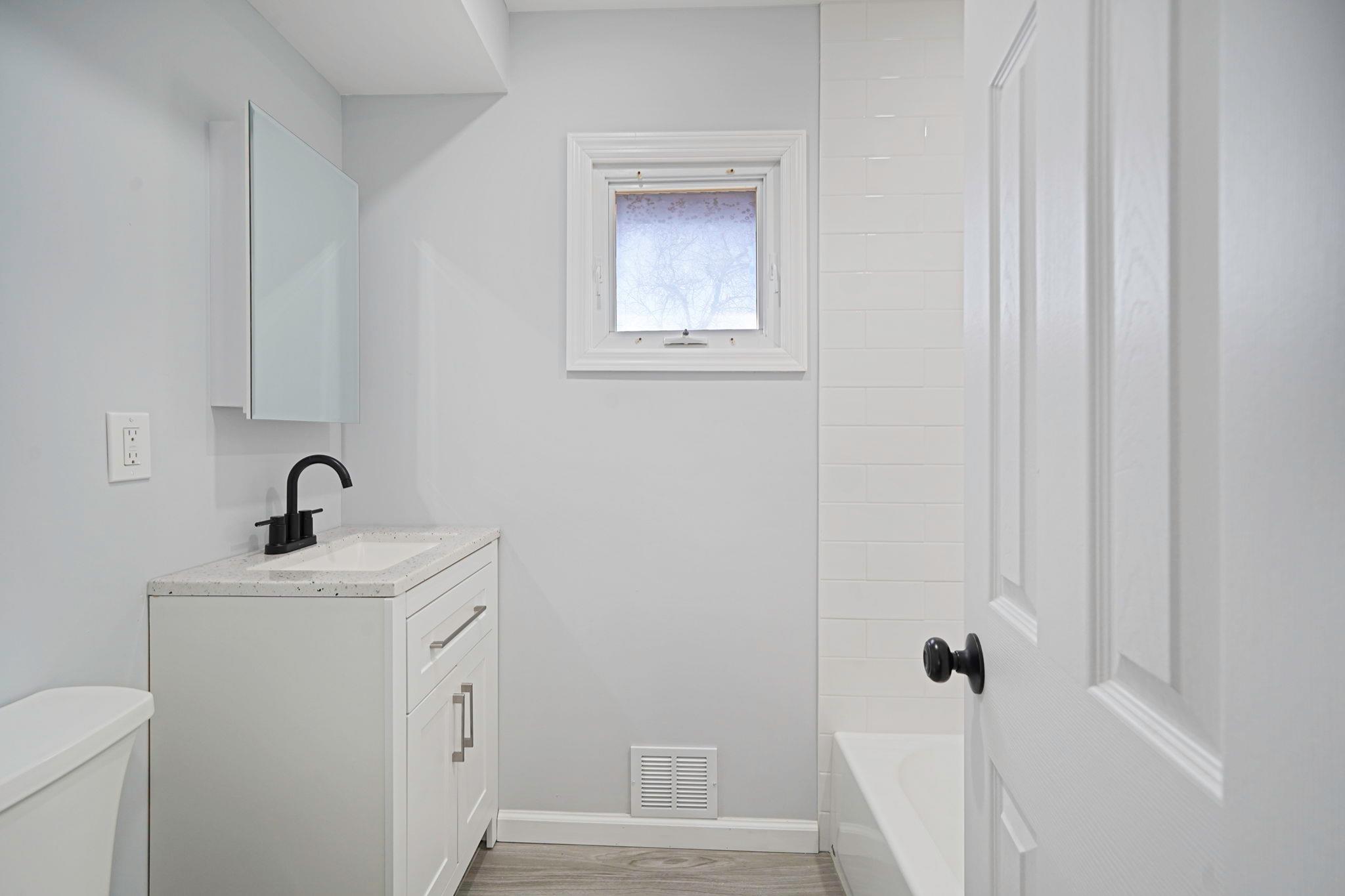 21 Lehigh Avenue, Centereach, New York image 20