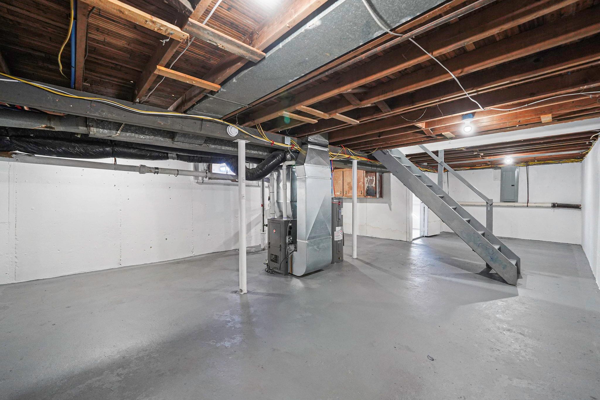 21 Lehigh Avenue, Centereach, New York image 34