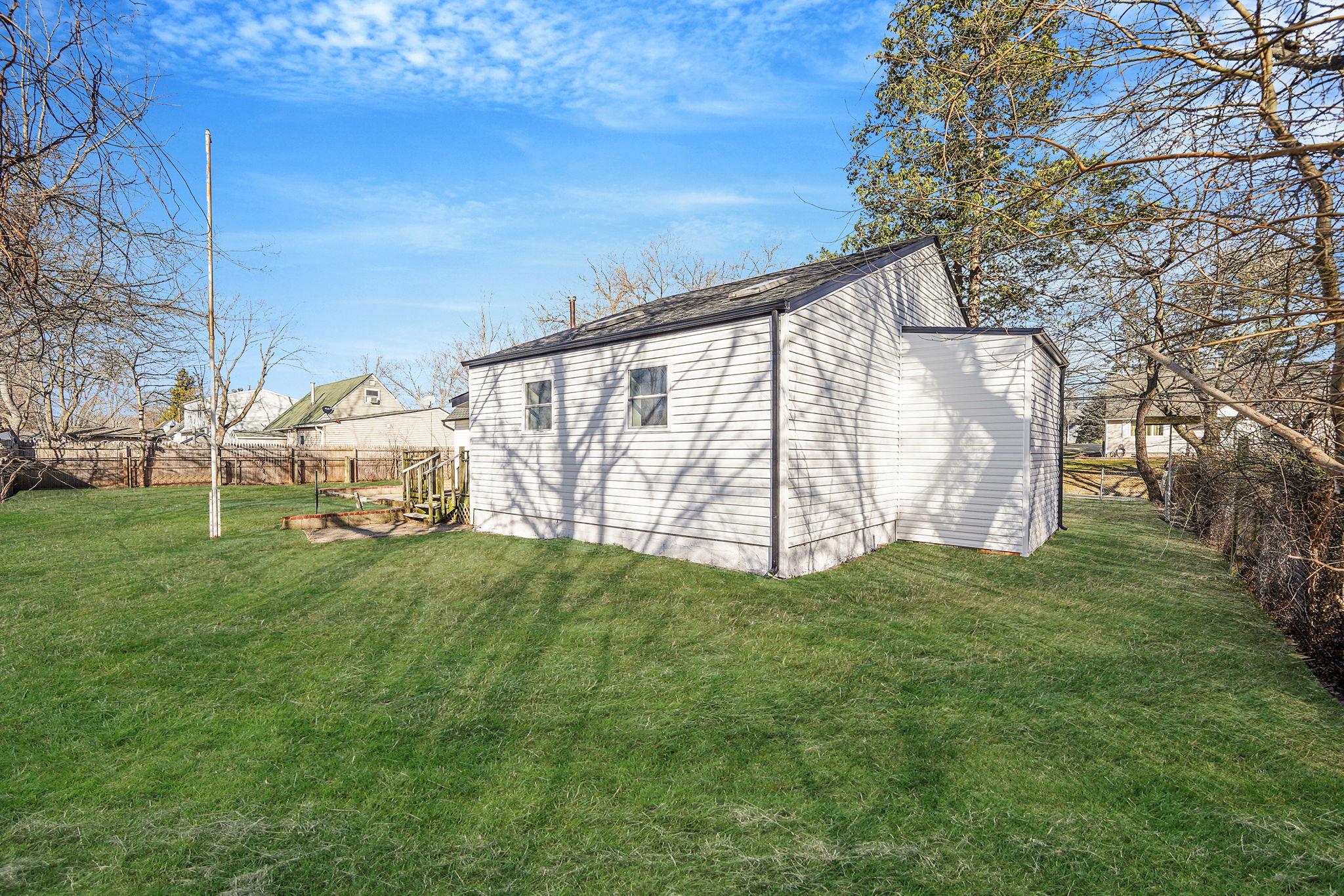 21 Lehigh Avenue, Centereach, New York image 42