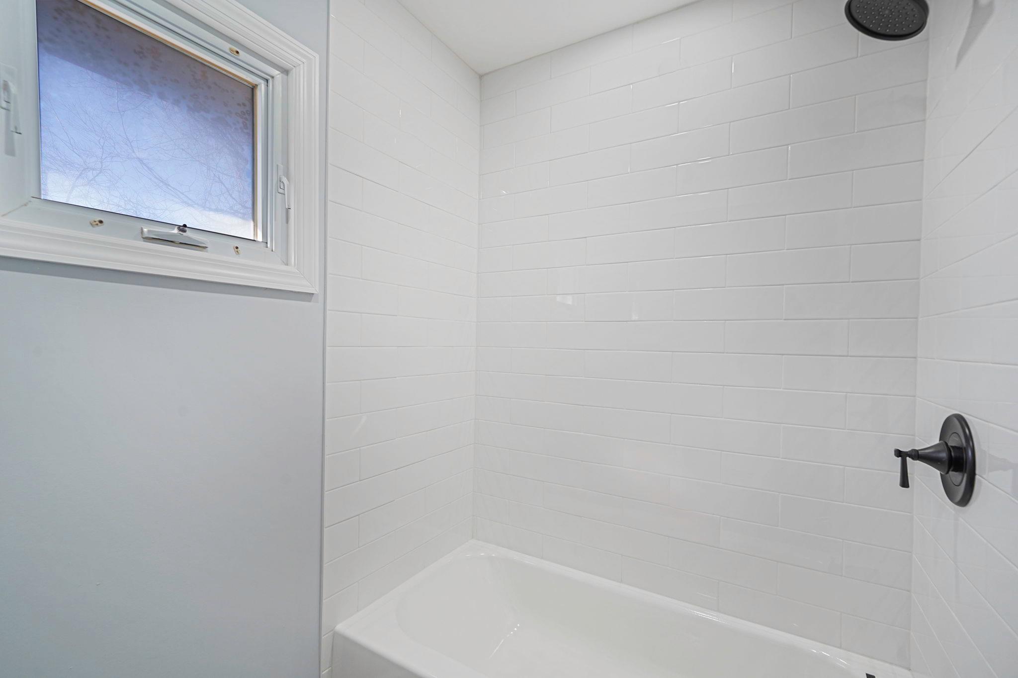 21 Lehigh Avenue, Centereach, New York image 21