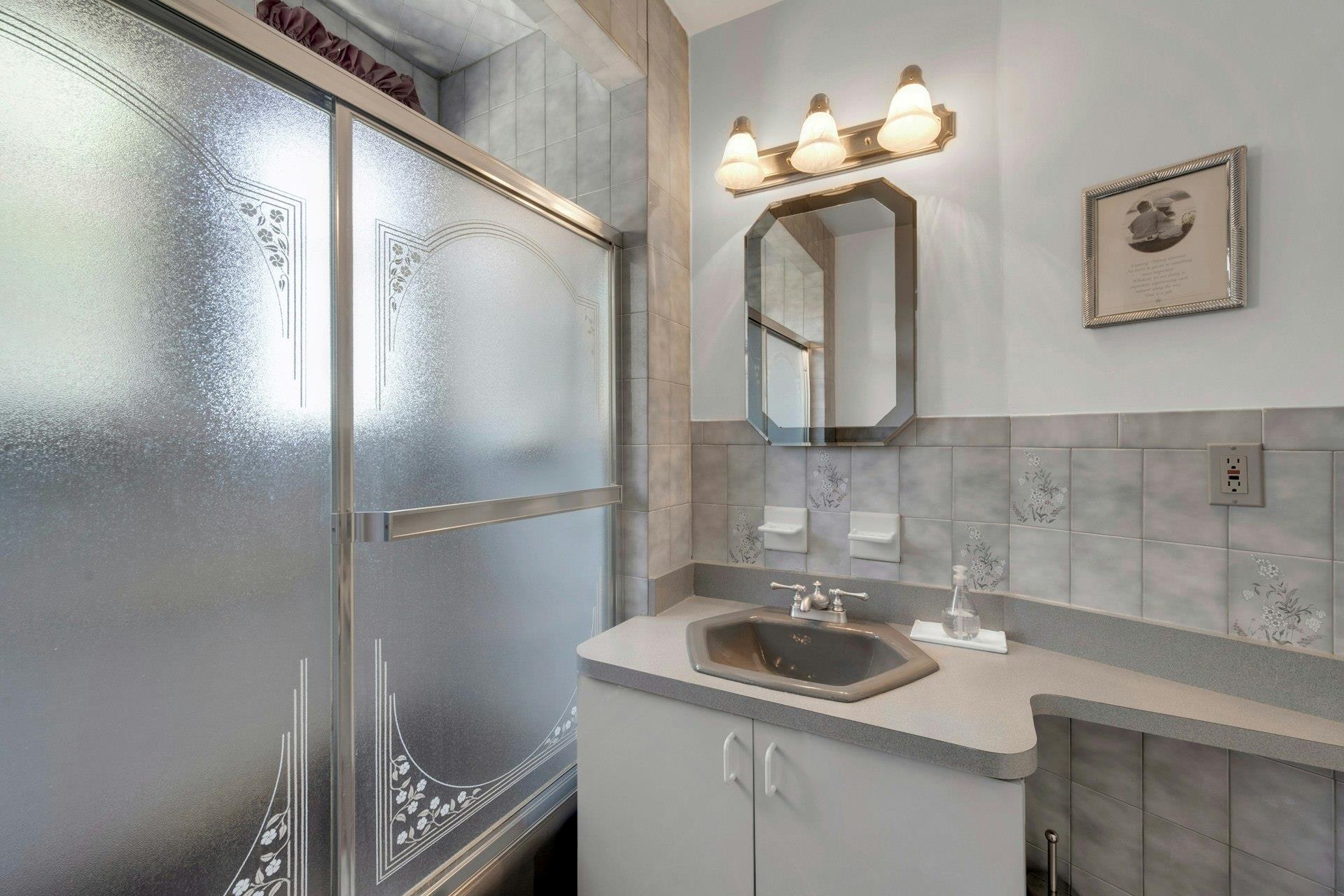 64 Albemarle Place, Yonkers, New York image 13