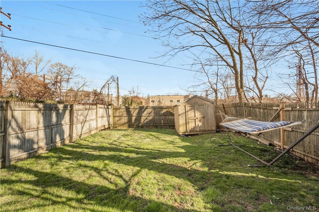 Mamaroneck, New York 10543, United States, 3 Bedrooms Bedrooms, ,3 BathroomsBathrooms,Residential,Active,248613