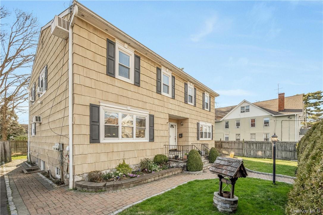 Mamaroneck, New York 10543, United States, 3 Bedrooms Bedrooms, ,3 BathroomsBathrooms,Residential,Active,248613