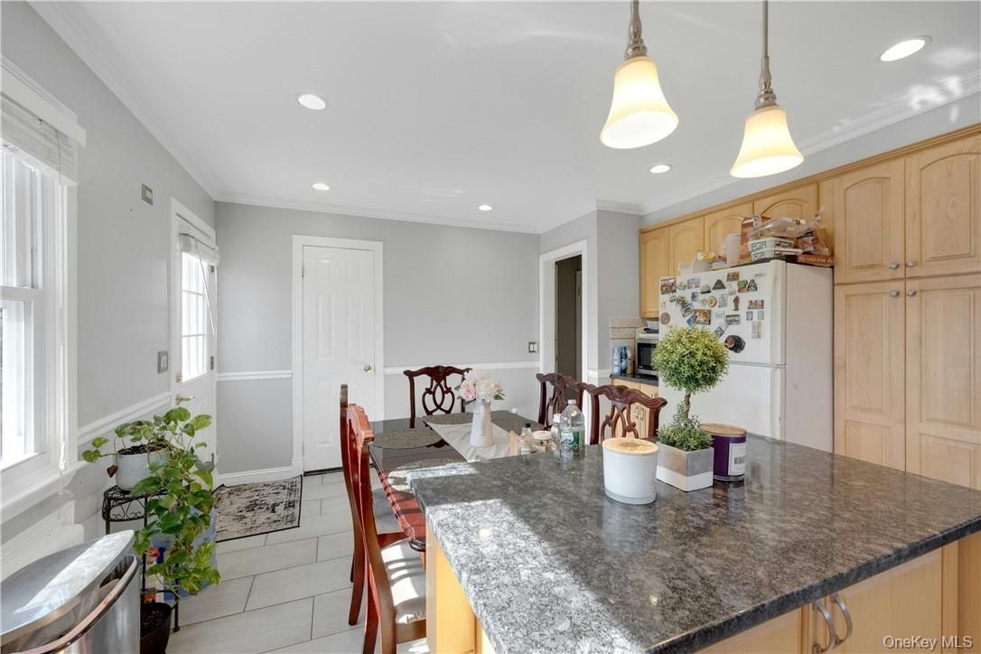 Mamaroneck, New York 10543, United States, 3 Bedrooms Bedrooms, ,3 BathroomsBathrooms,Residential,Active,248613