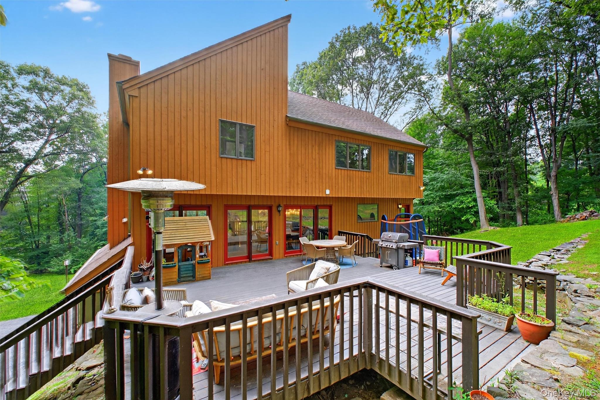 Croton-On-Hudson, New York 10520, United States, 4 Bedrooms Bedrooms, ,3 BathroomsBathrooms,Residential,Active,208221