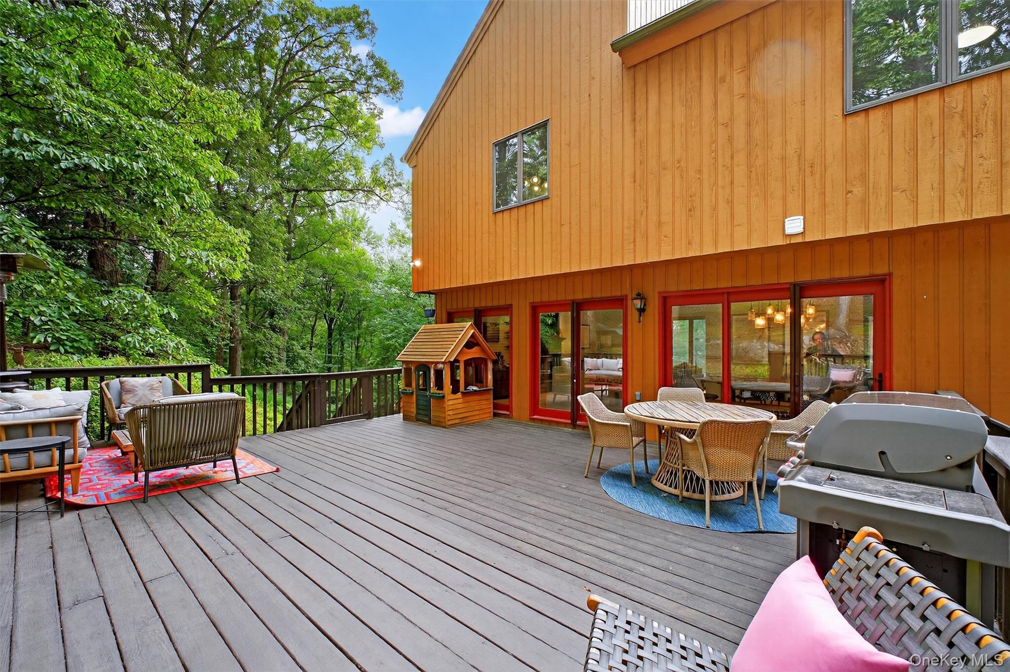 Croton-On-Hudson, New York 10520, United States, 4 Bedrooms Bedrooms, ,3 BathroomsBathrooms,Residential,Active,208221