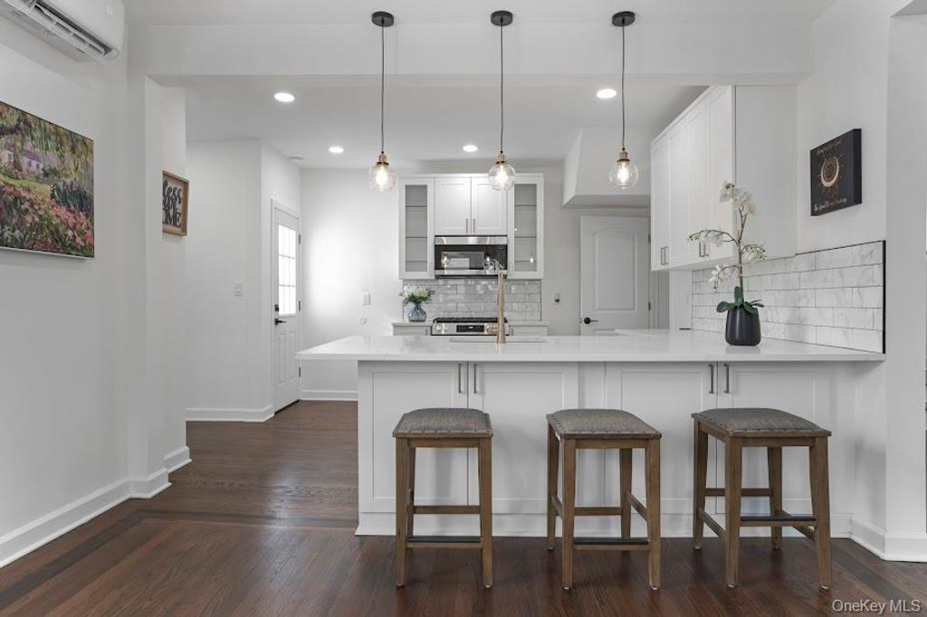 Photo of 44 Alkamont Avenue, Scarsdale, NY 10583 (MLS # 947241)