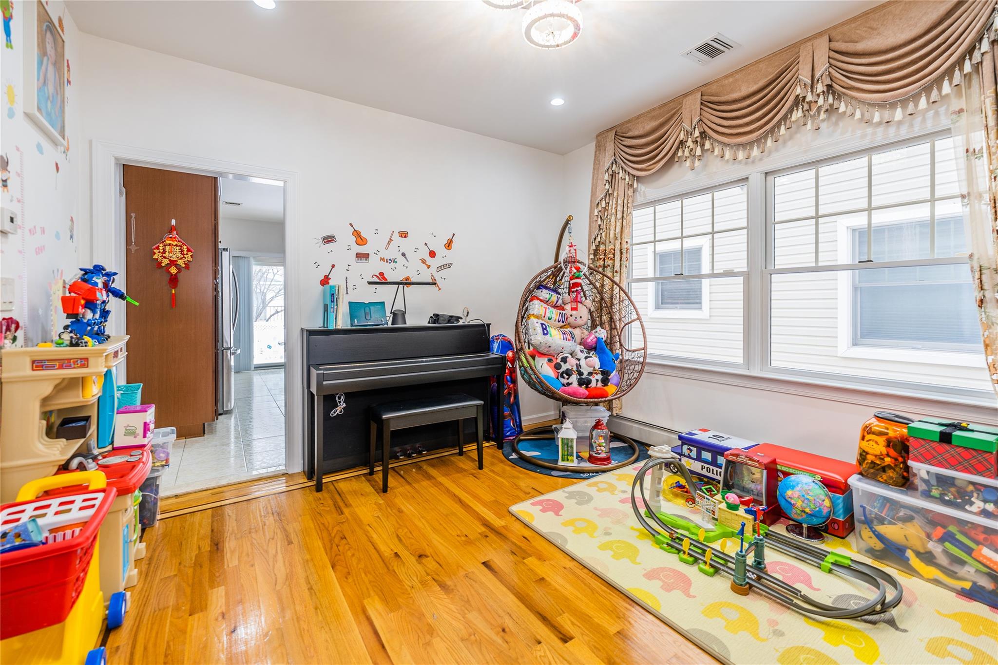 103 Holland Avenue, Floral Park, New York image 8