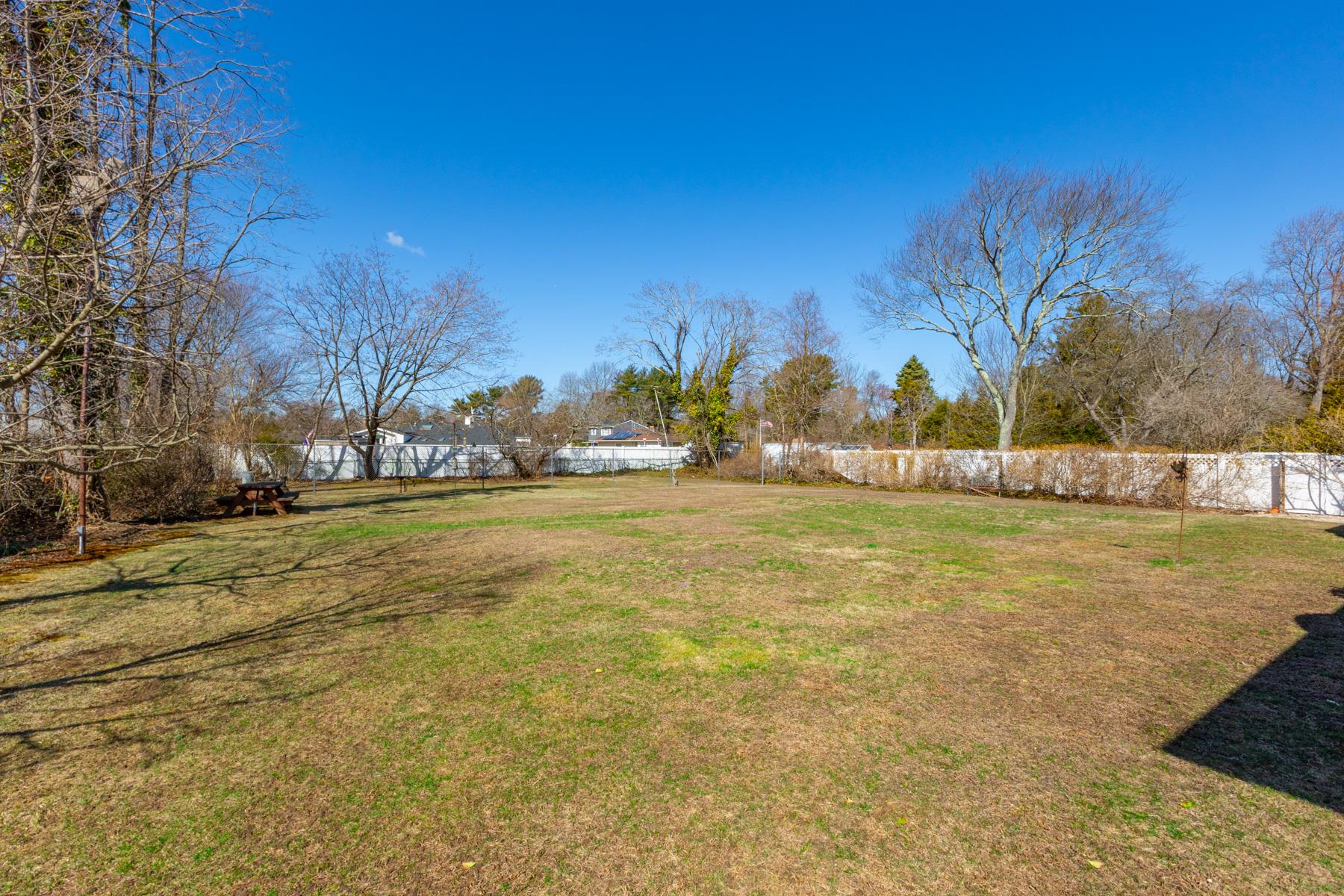 486 Locust Avenue, Oakdale, New York image 13