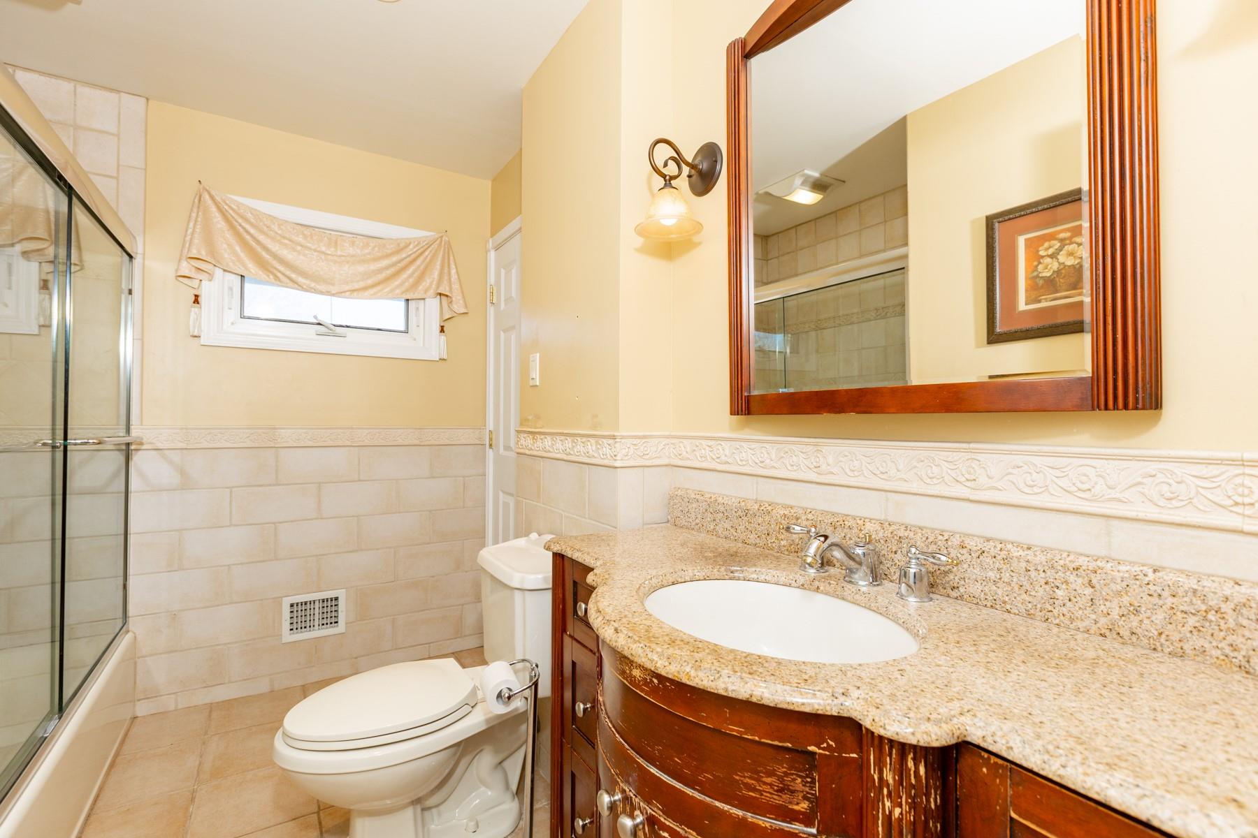 486 Locust Avenue, Oakdale, New York image 7