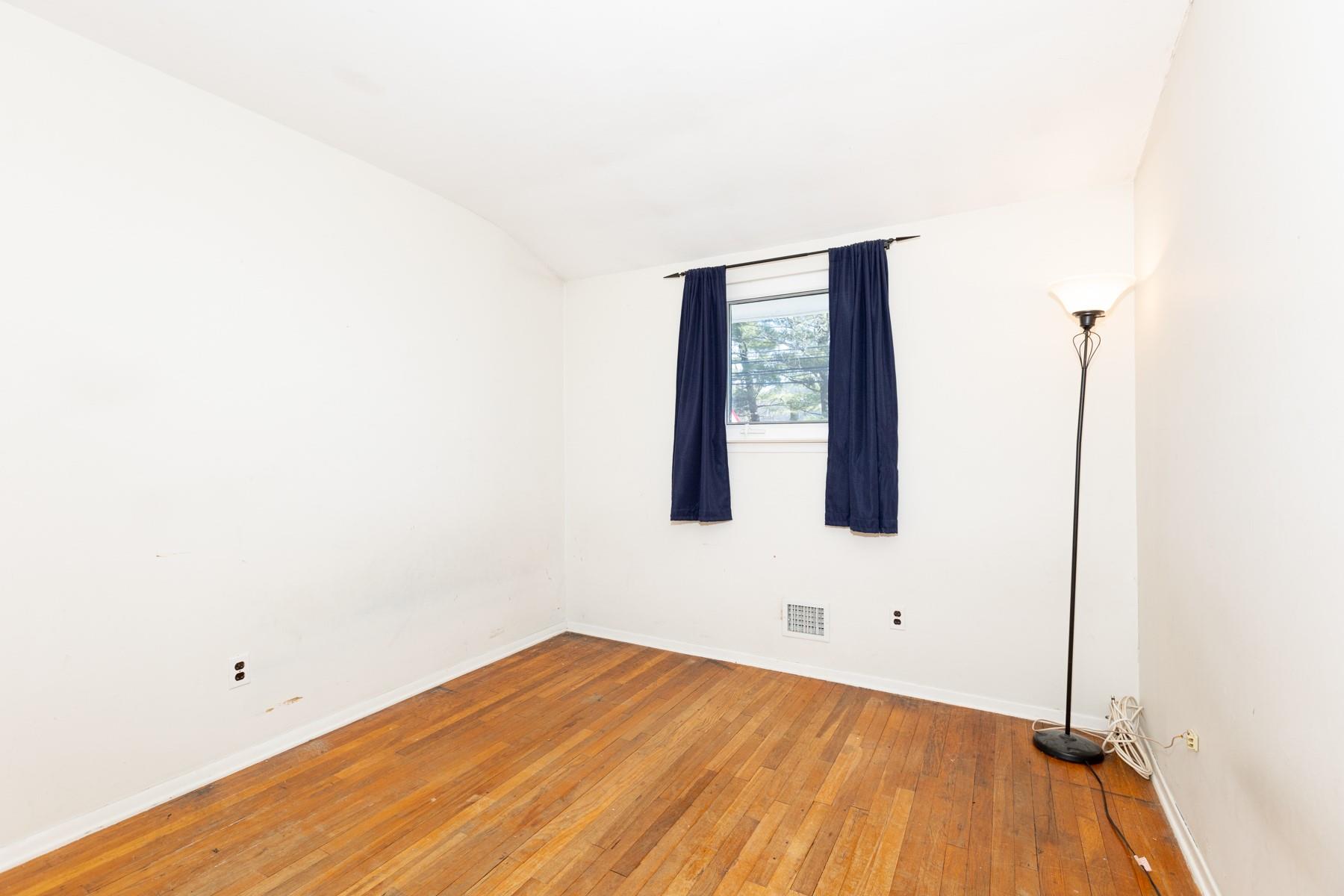 486 Locust Avenue, Oakdale, New York image 5