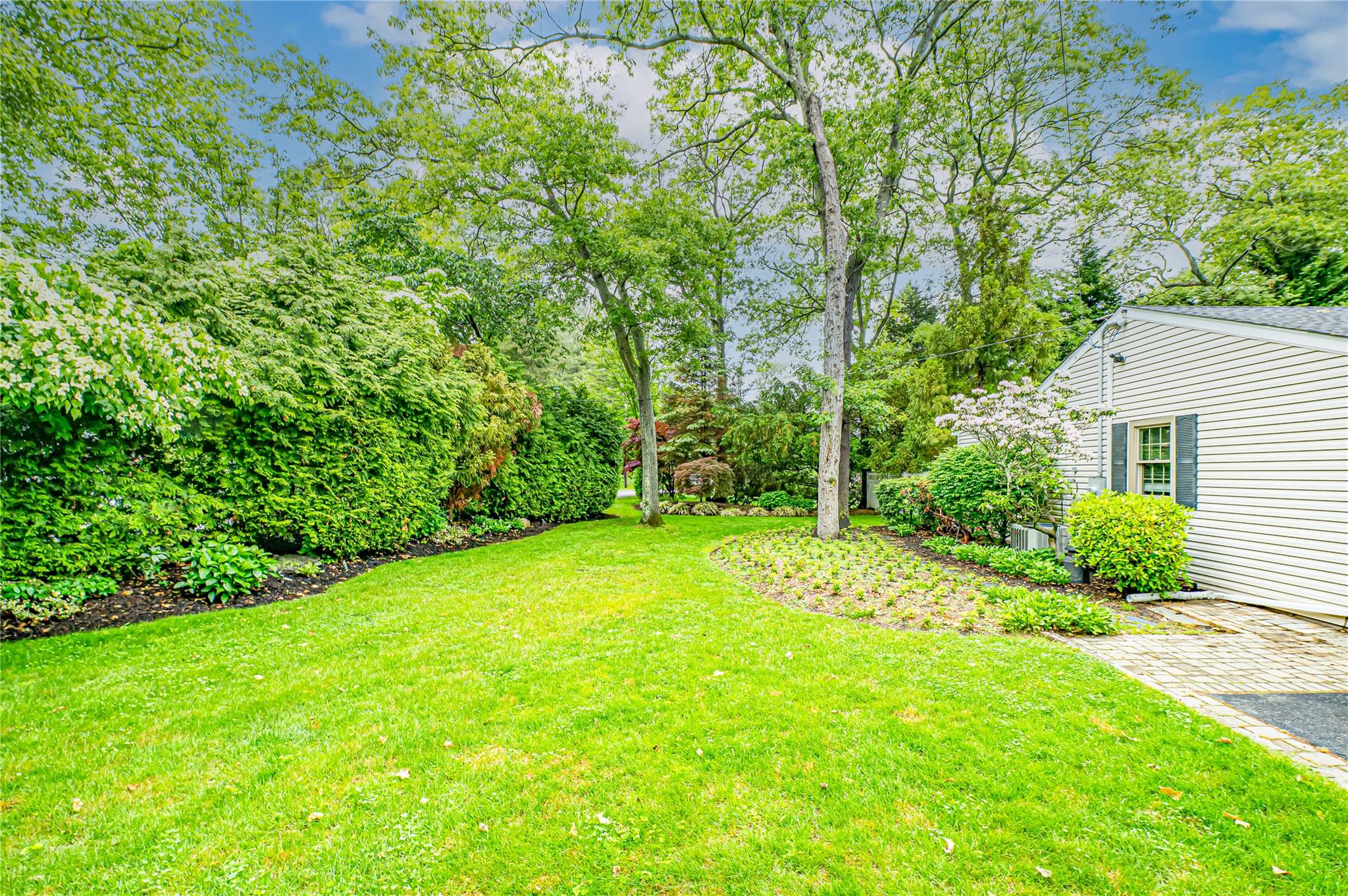 1 Idle Day Drive, Centerport, New York image 35