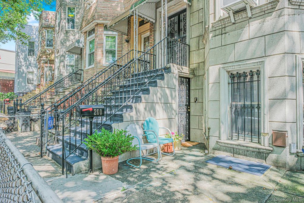 Photo of 260 Covert St St, Brooklyn, NY 11207 (MLS # 995490)