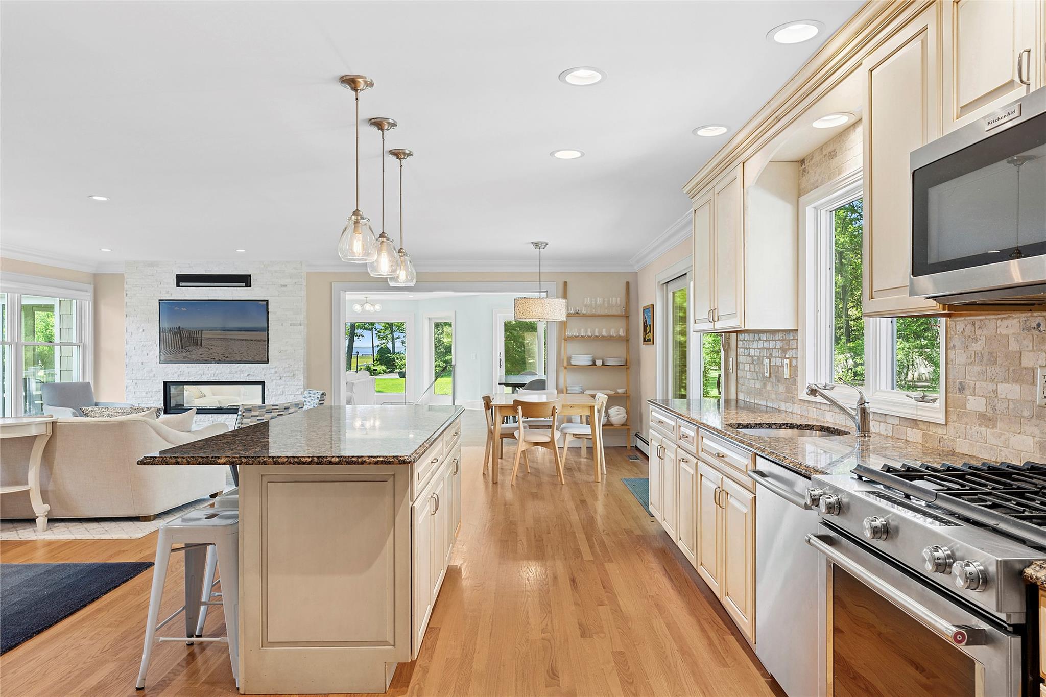 2360 Marlene Lane, Mattituck, New York image 2