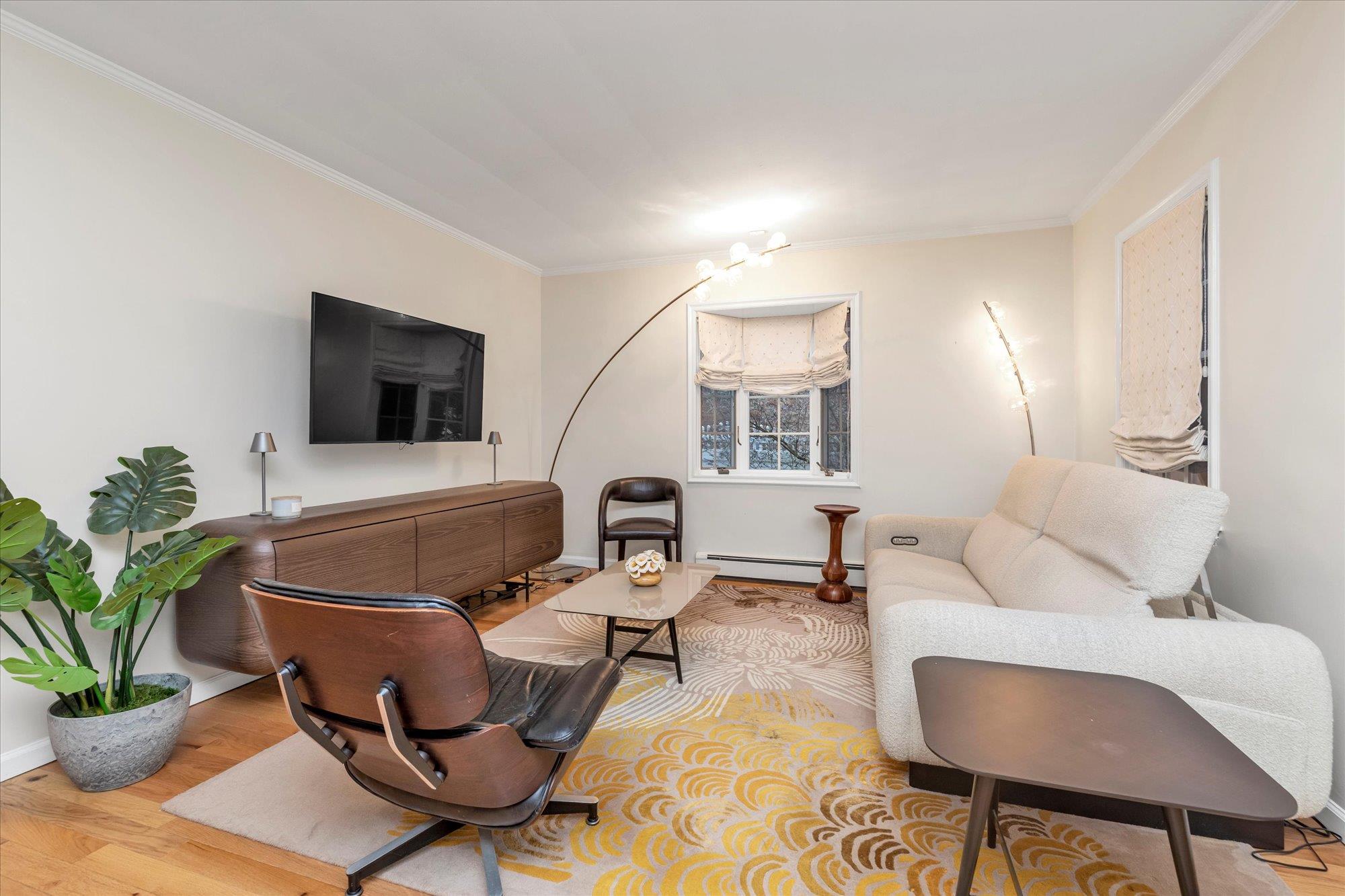 169 Old Powerhouse Road, Roslyn Heights, New York image 2