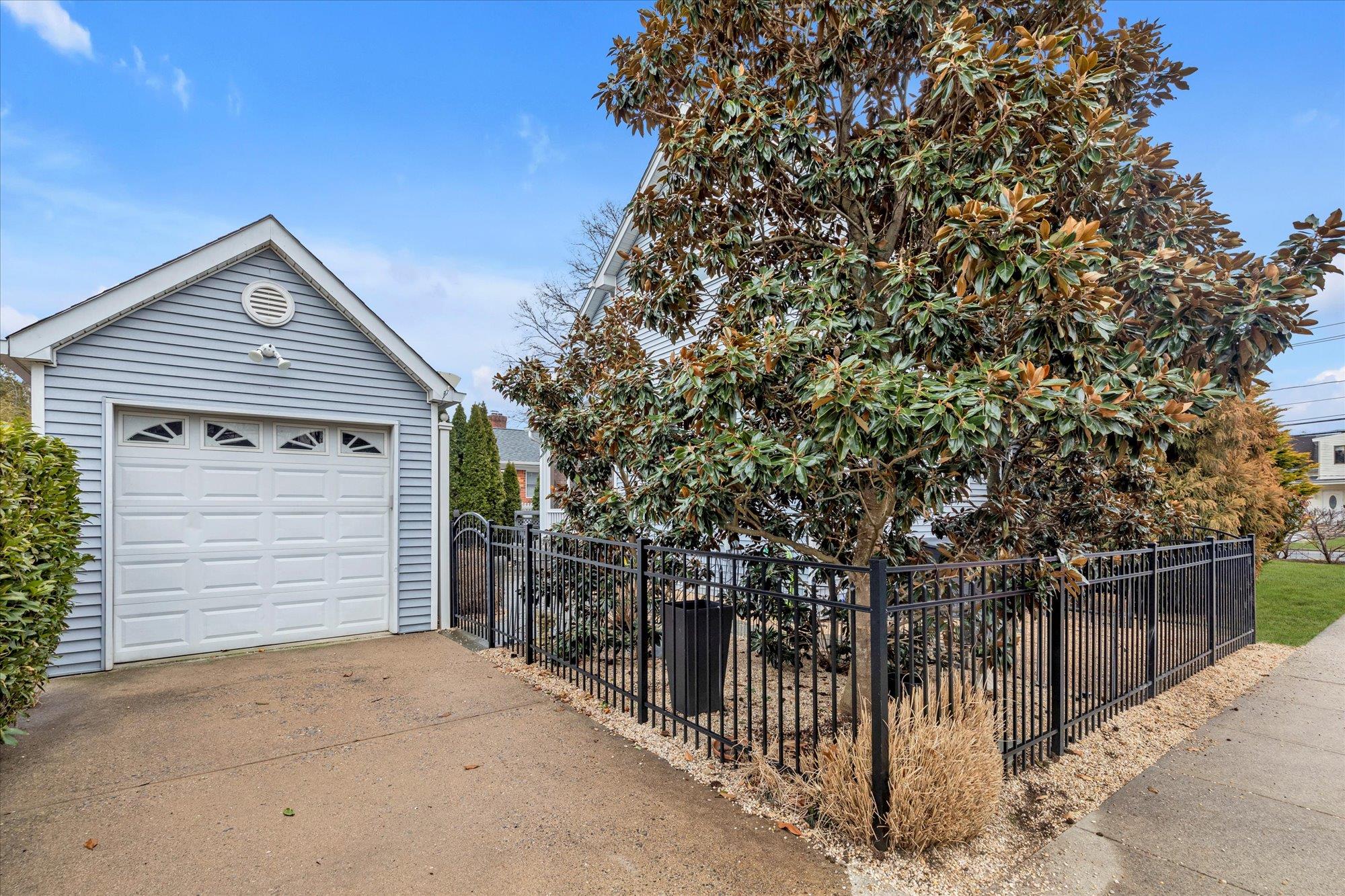 169 Old Powerhouse Road, Roslyn Heights, New York image 19