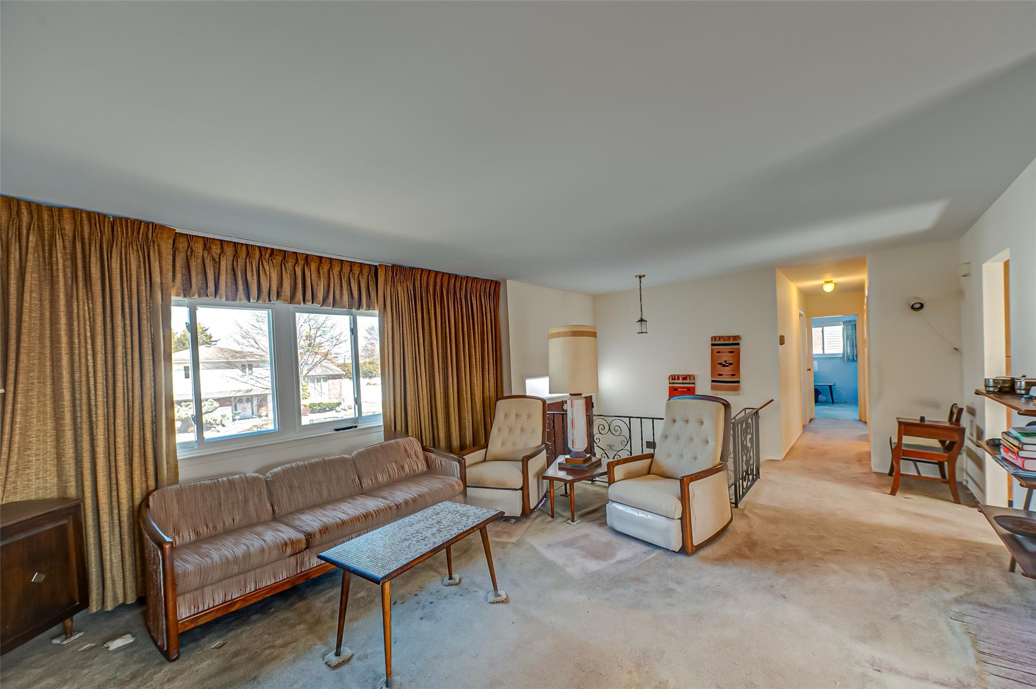 25 Evelyn Drive, Bethpage, New York image 2