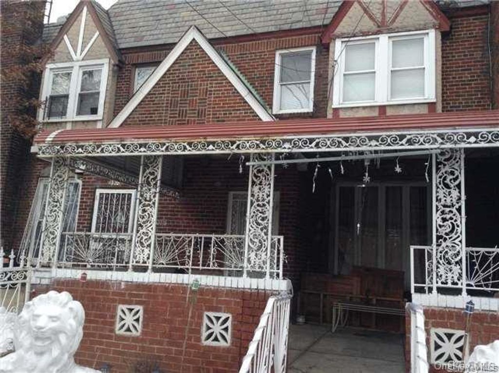 Photo of 99-07 Francis Lewis Boulevard, Queens Village, NY 11429 (MLS # 1000655)