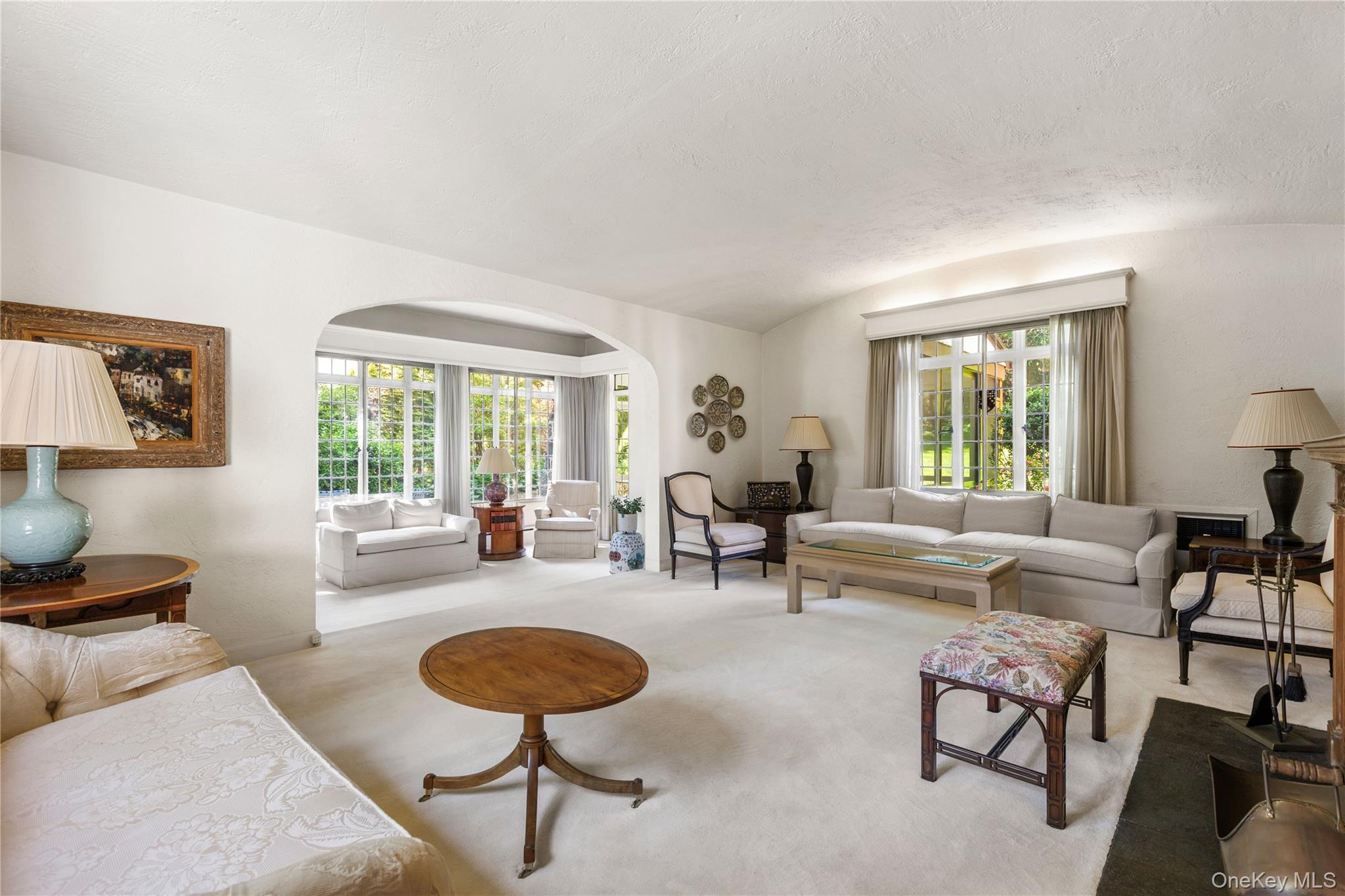 16 West Drive